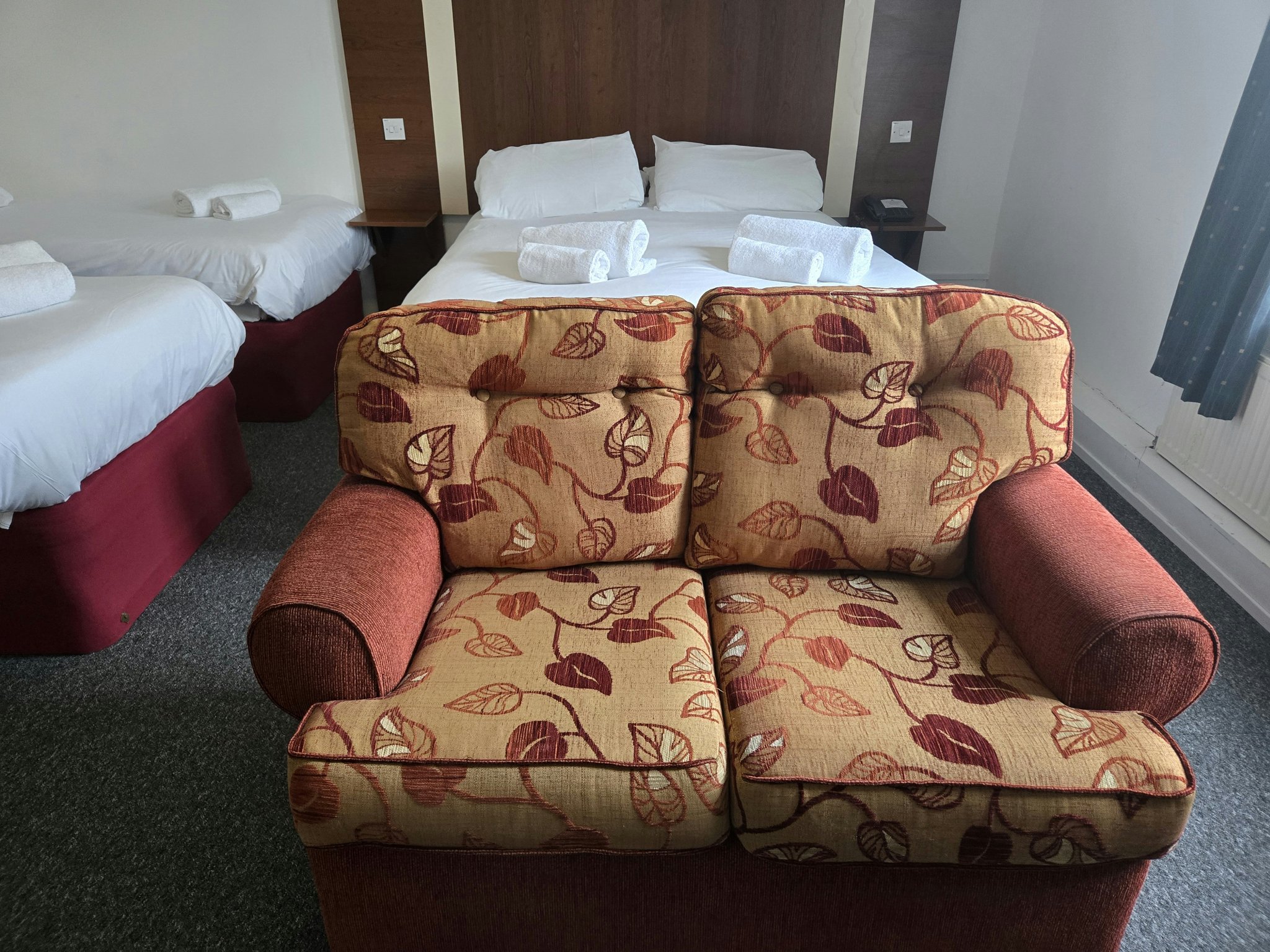 gHjZews6S0qIJbMlgOfRw_Family_Room_2_S