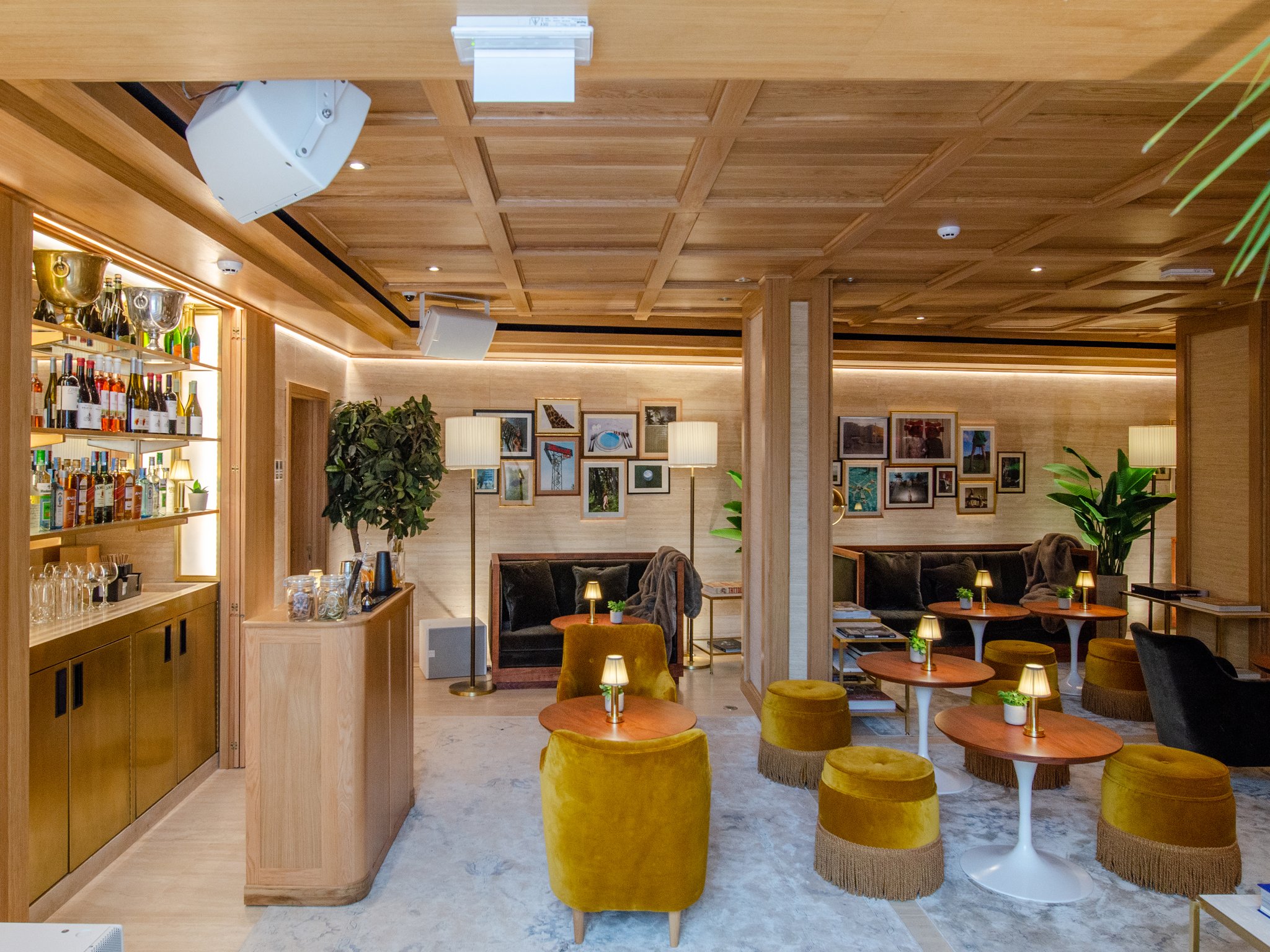 Library_and_Honesty_Bar36_S