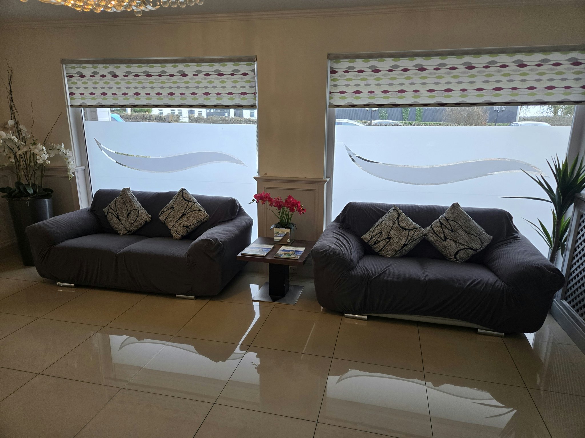 XUri5iNg3kqCGl6VG8683A_Reception_1_S