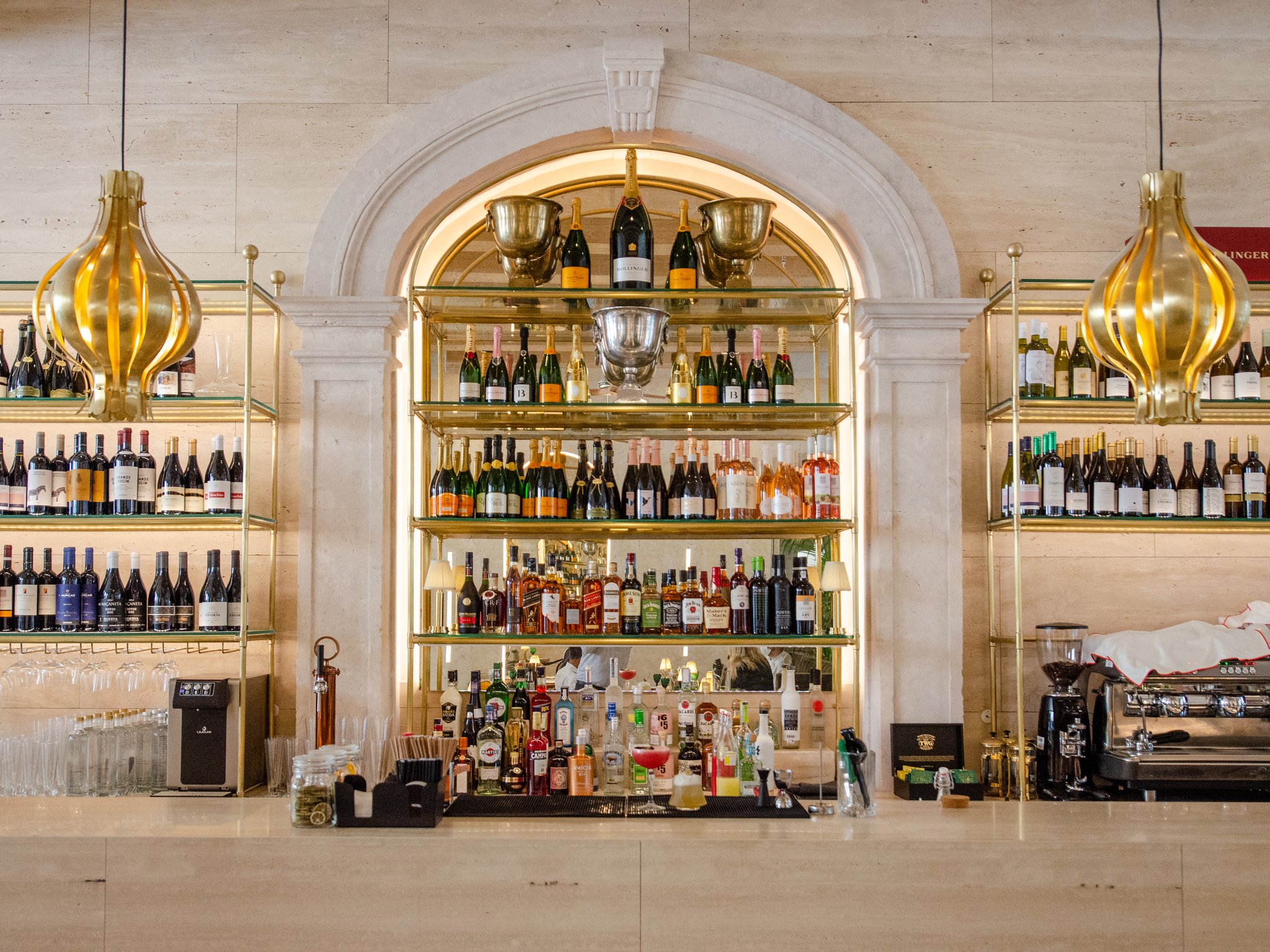 Avenida_Restaurant_and_Bar19_S