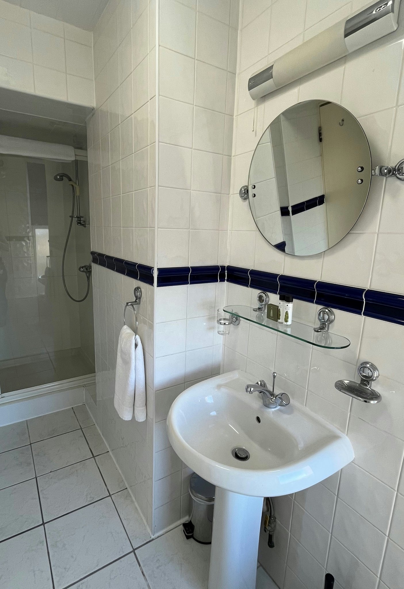 xF4zCV94Tk2Dpq3bOKLpOg_bay_view_bathroom_S
