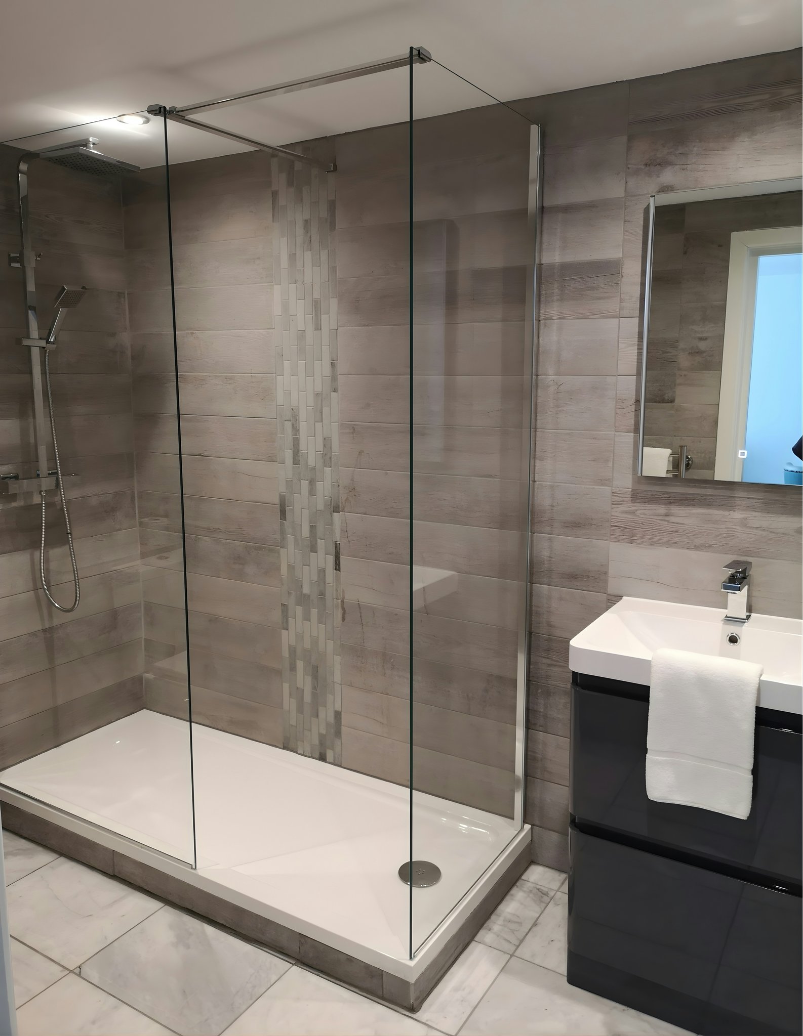 bQAN0jTgEmSsdgLzGkB5Q_Bathroom_Suite_S