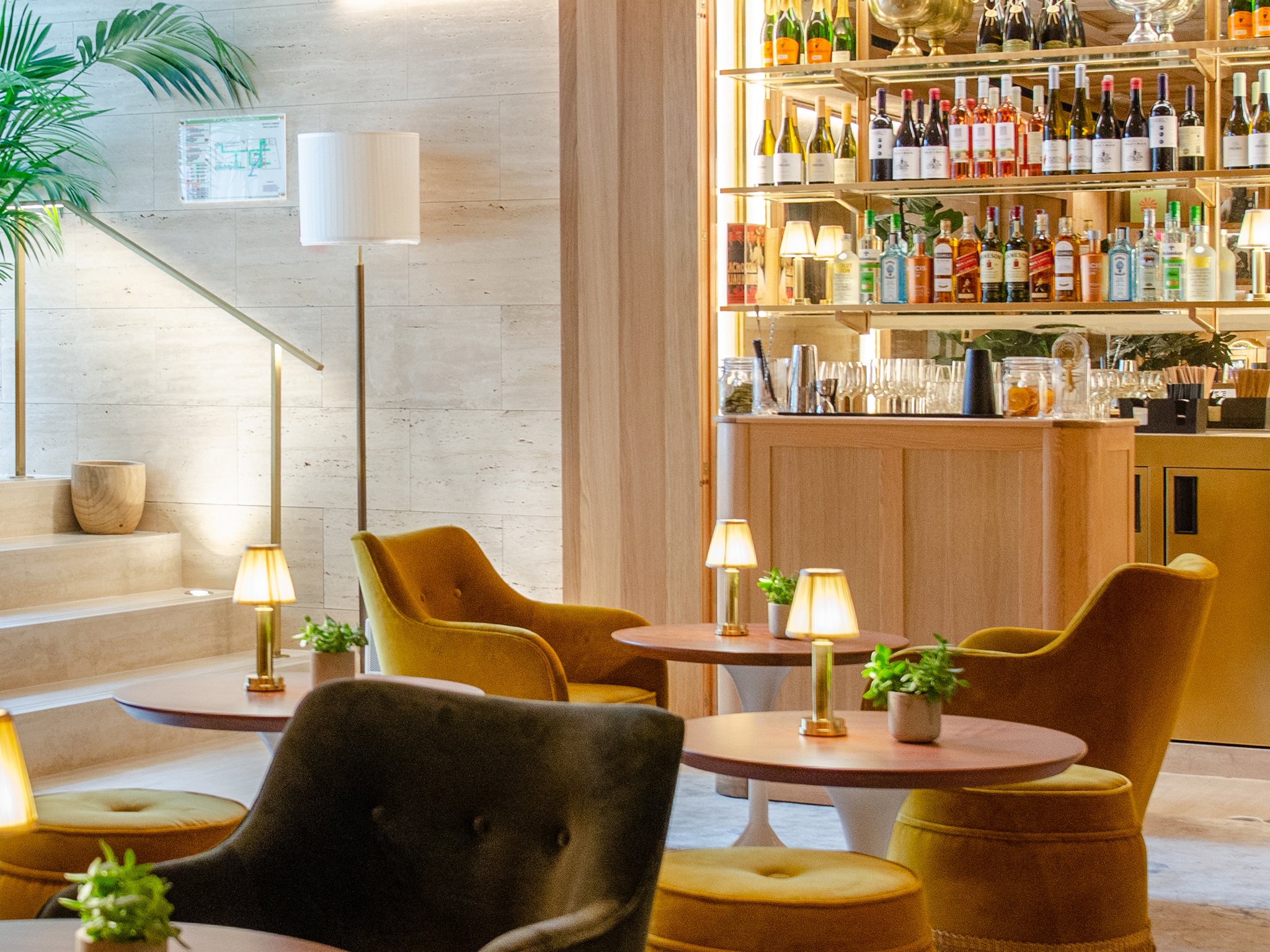 Library_and_Honesty_Bar34_S