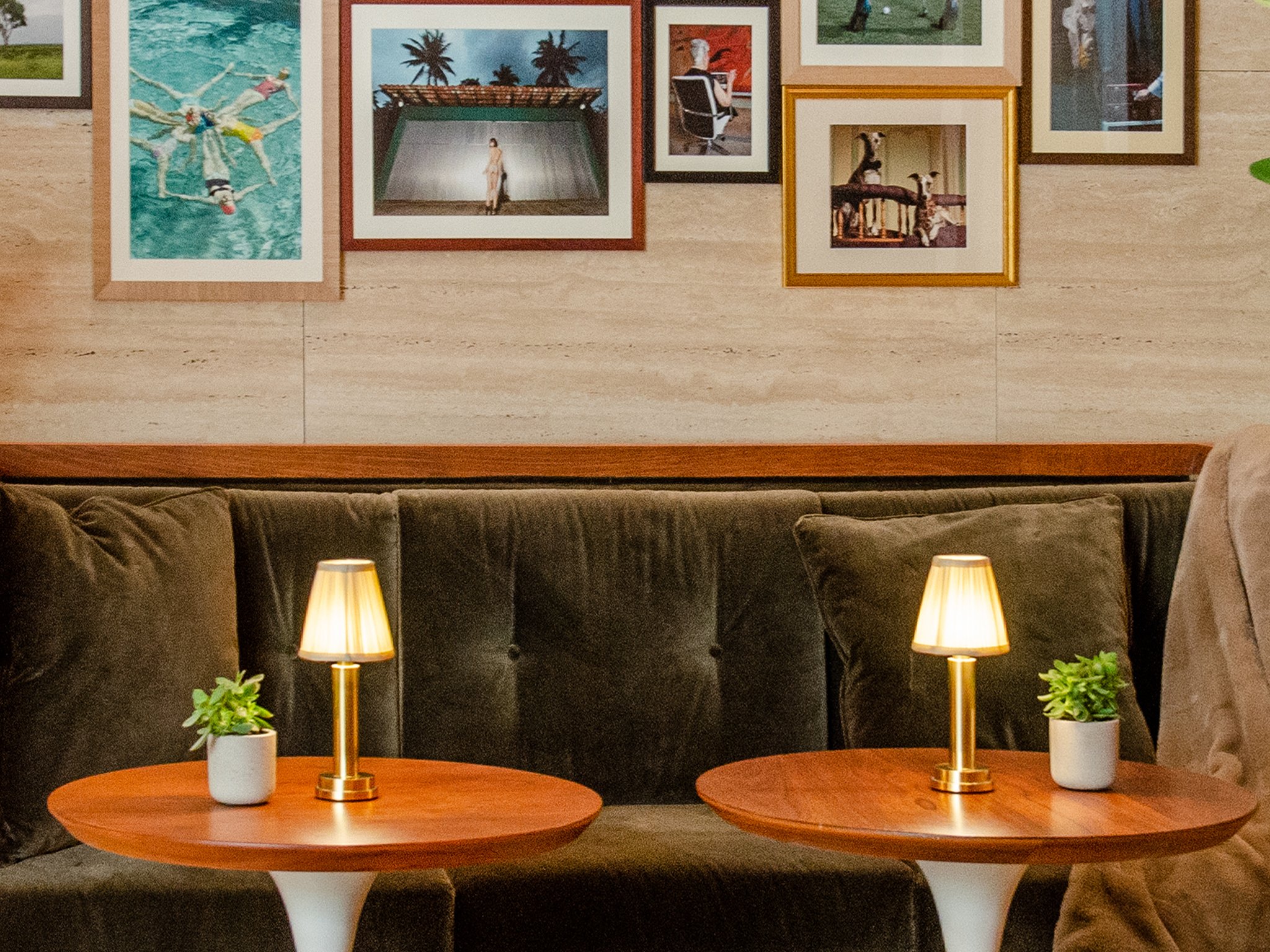 Library_and_Honesty_Bar6_S