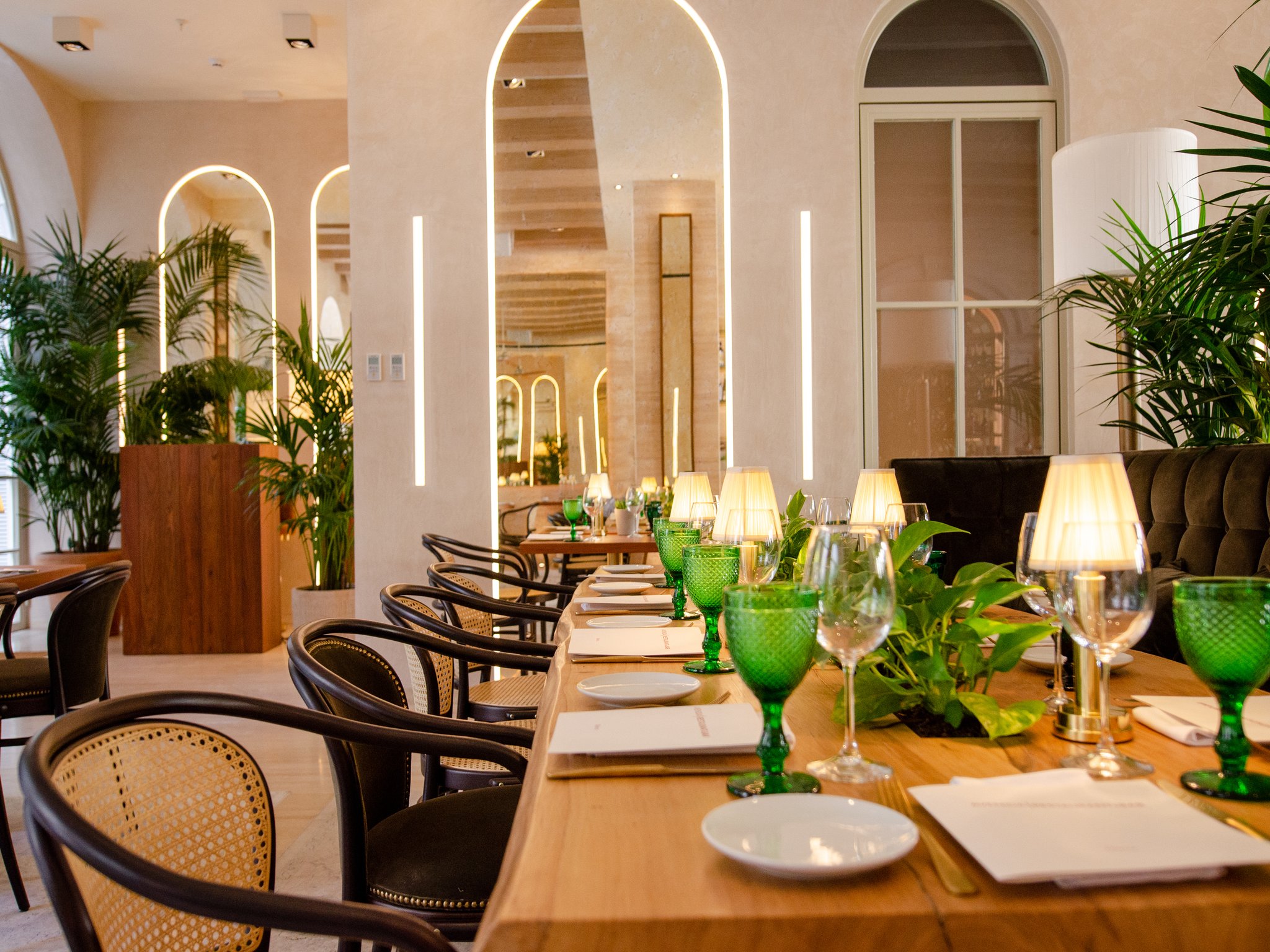 Avenida_Restaurant_and_Bar5_S