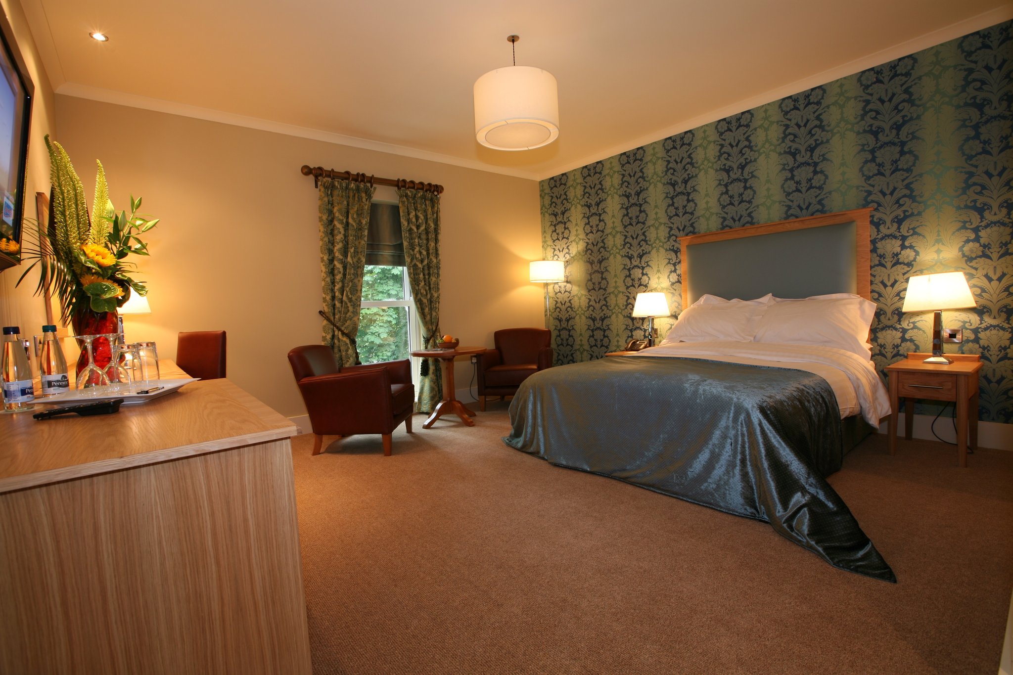 AMPWQDzcakOmKigYP632oQ_Executive_Double_Bedroom_S