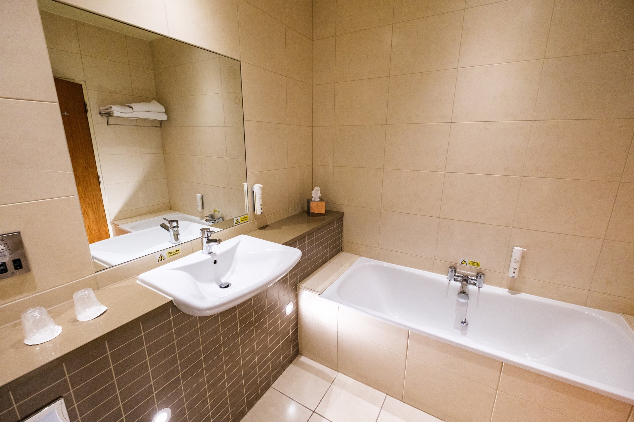 ZrHfSkmTZ0SRlwxGrcmOA_Executive_Bath_S