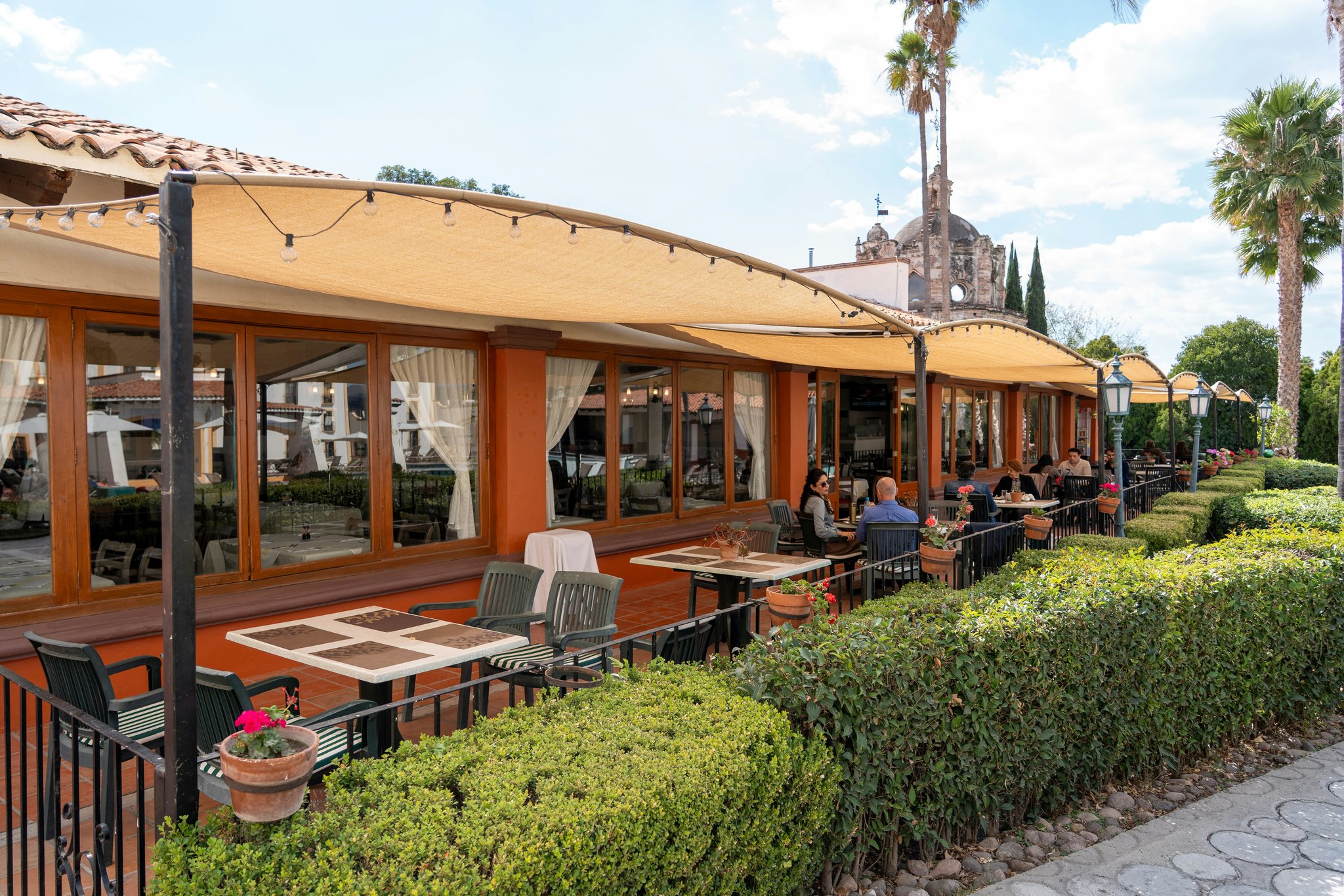 TYaKLxGBz0yQ7mxsVRoGKg_Restaurant-1_S