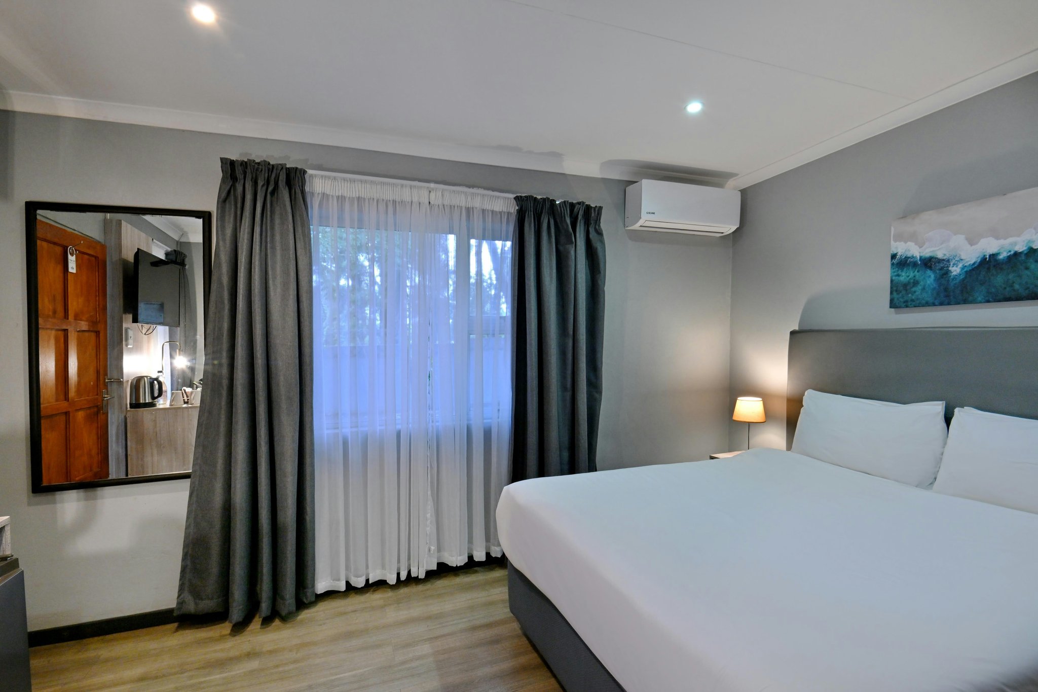 DH9l14NtkK12vjUQteMA_Room_401_Delux_(5)_S