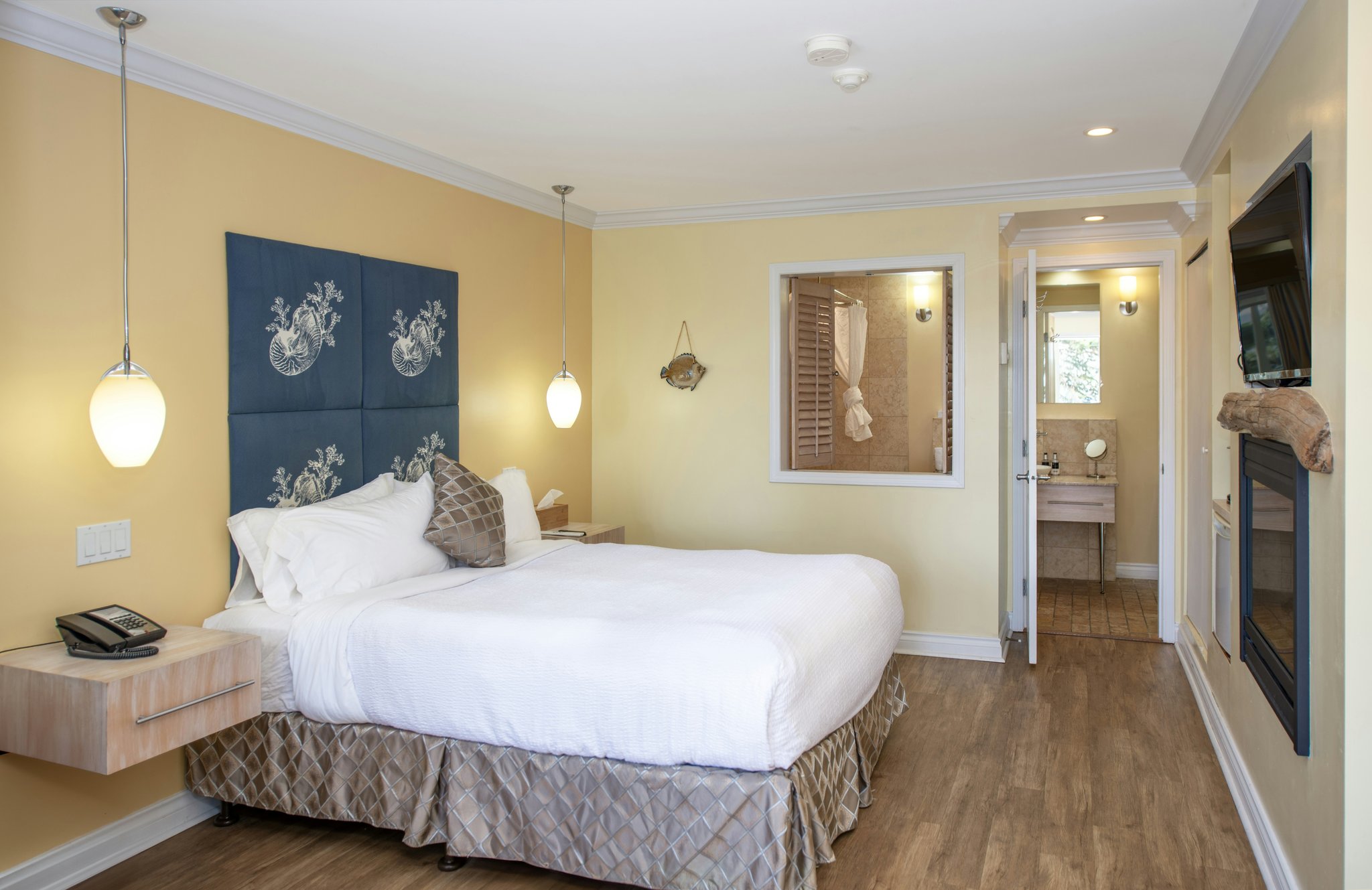 BGHXhXcLAUGJDd2oJbCWAQ_Poolside_Suite_S