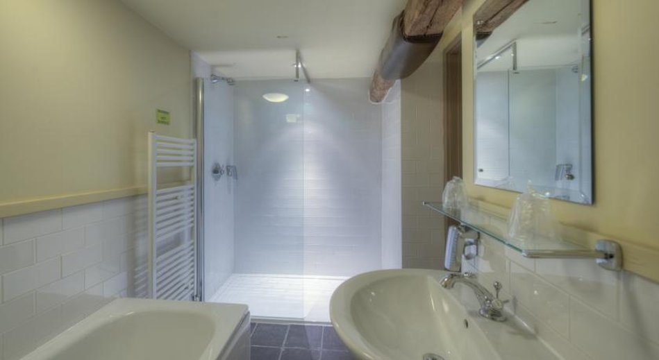 Bathroom_R