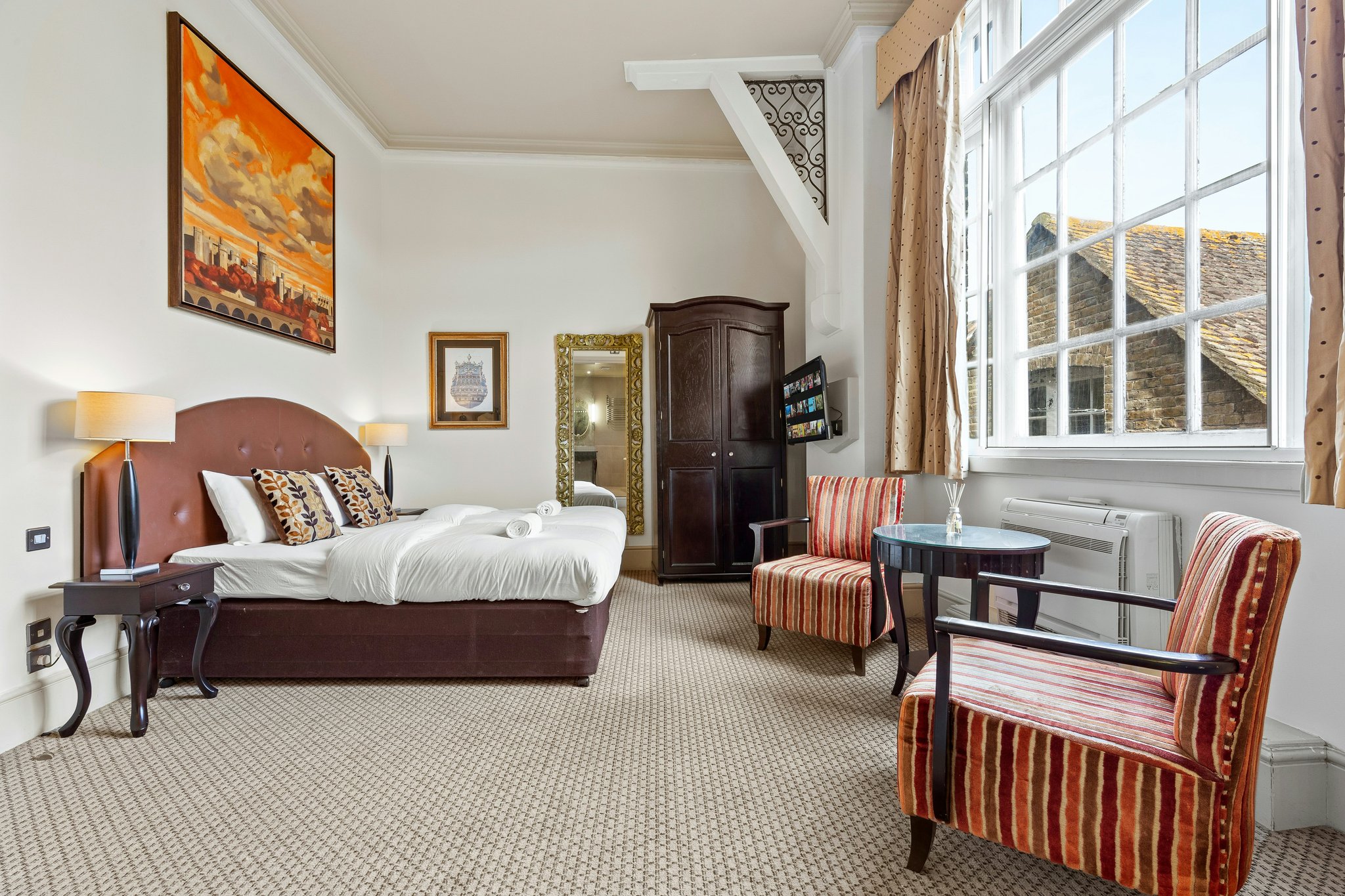 iQgre6Bo0iZ5JjmnKAalg_Executive_Room_S