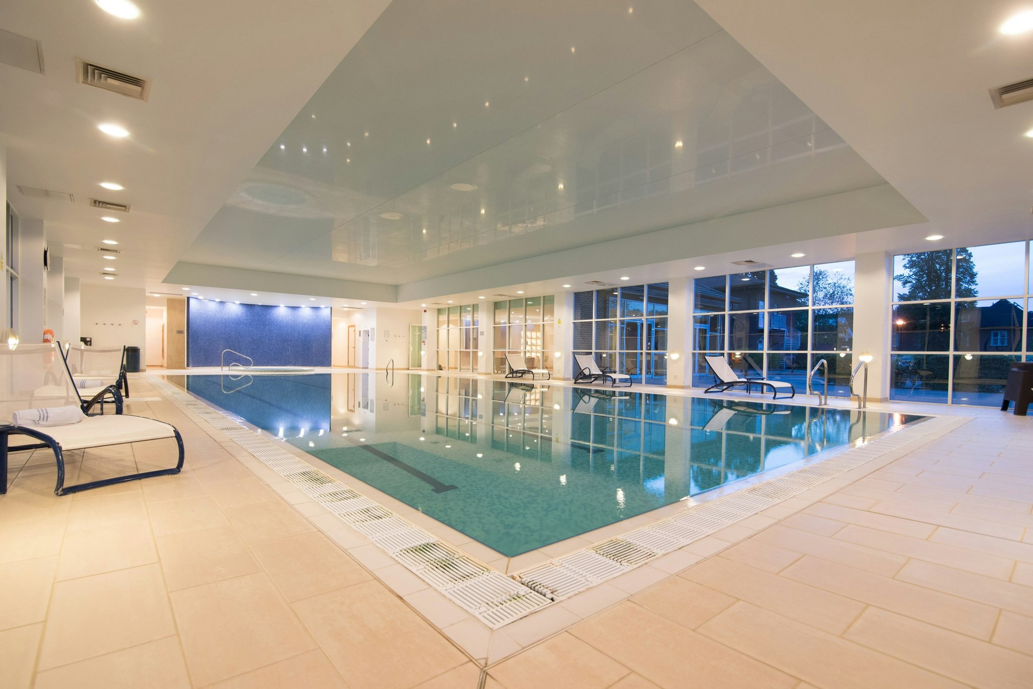 PLbgl0DF4EucN1kvxDt4mA_Swimming_Pool_1_S