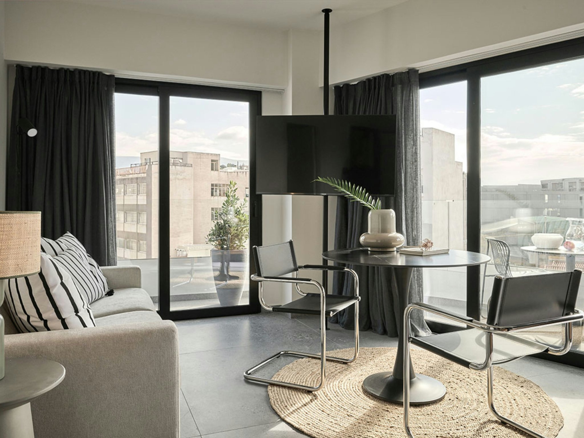 ij1QrAnes06X9UKQ6Moqw_One_Bedroom_Suite_with_Balcony_(3)__S