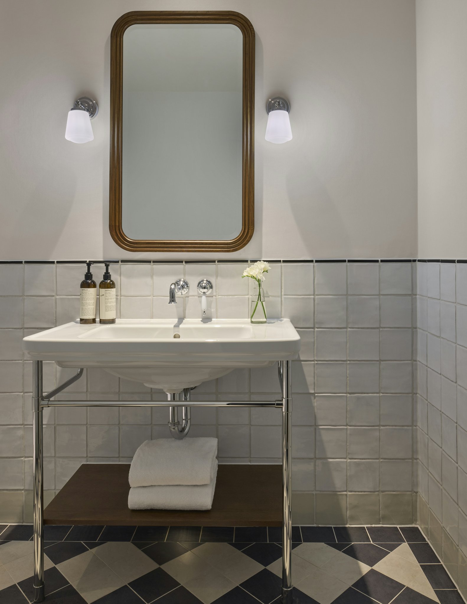 NWnBpuzb0KUcWCOtPBwzA_Spittelberg_Suite-03_S