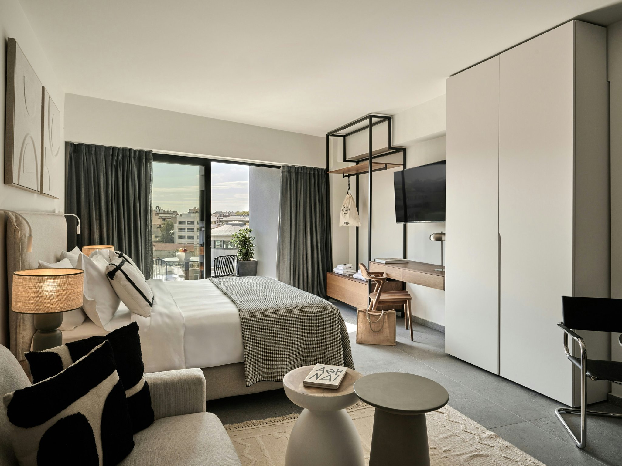 GlxxvUUWtV9qoQUjXKA_Deluxe_King_Room_with_Balcony_(4)_S
