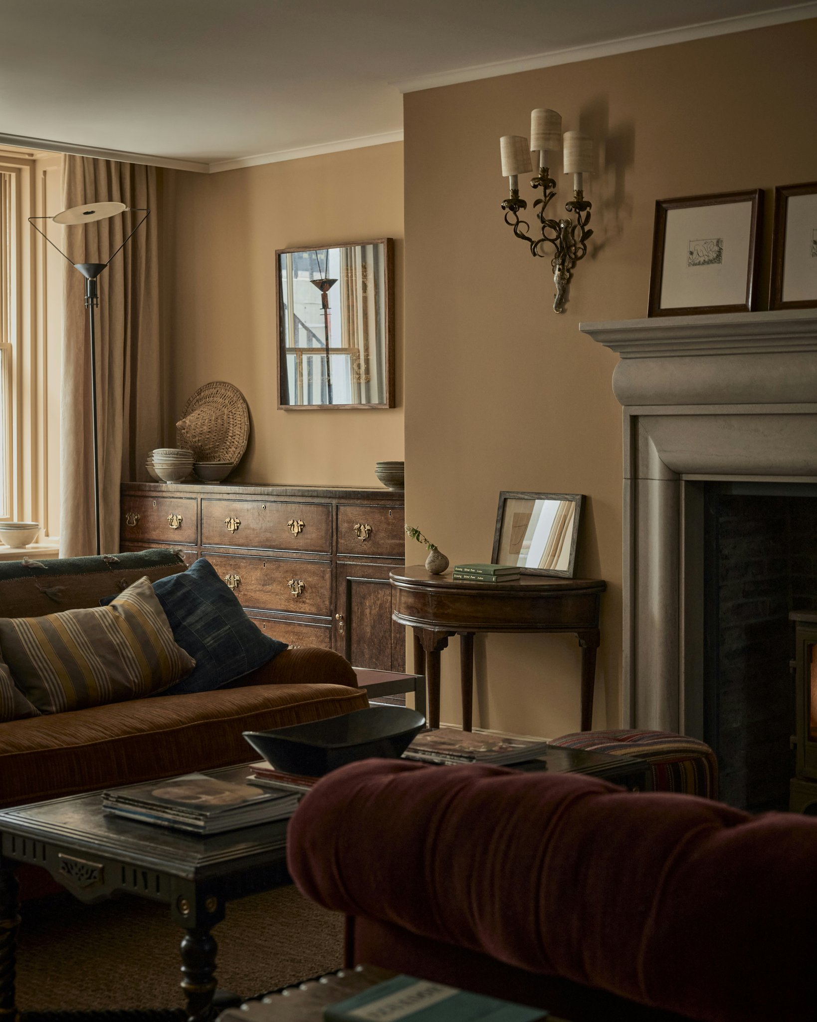 varWbQstGkWZjrsMb7P9cg_The_Living_Room_3_S