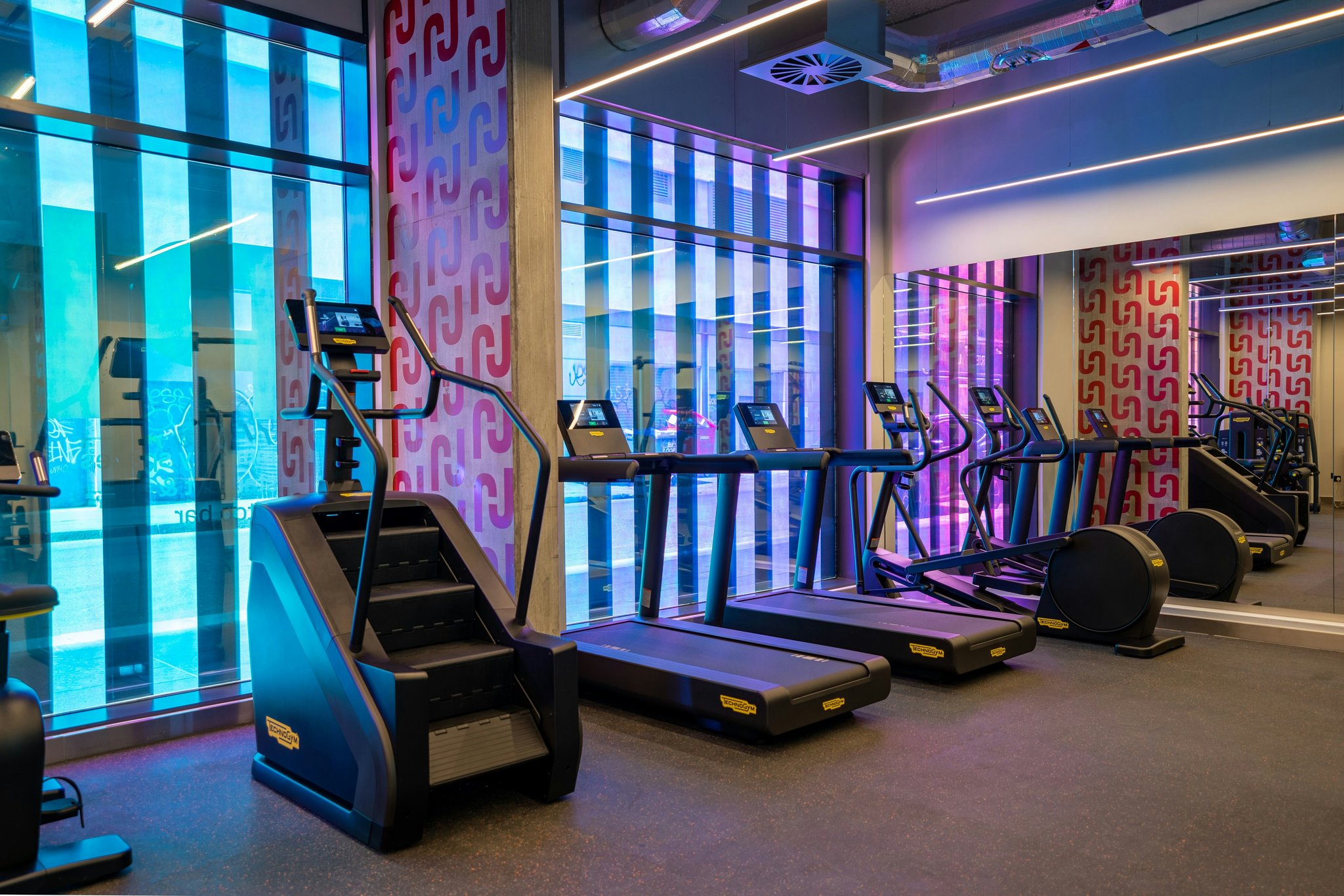 KgVzvo2gEDAwBBRpSfA_The_Social_Hub_Glasgow_Gym_Detail_S