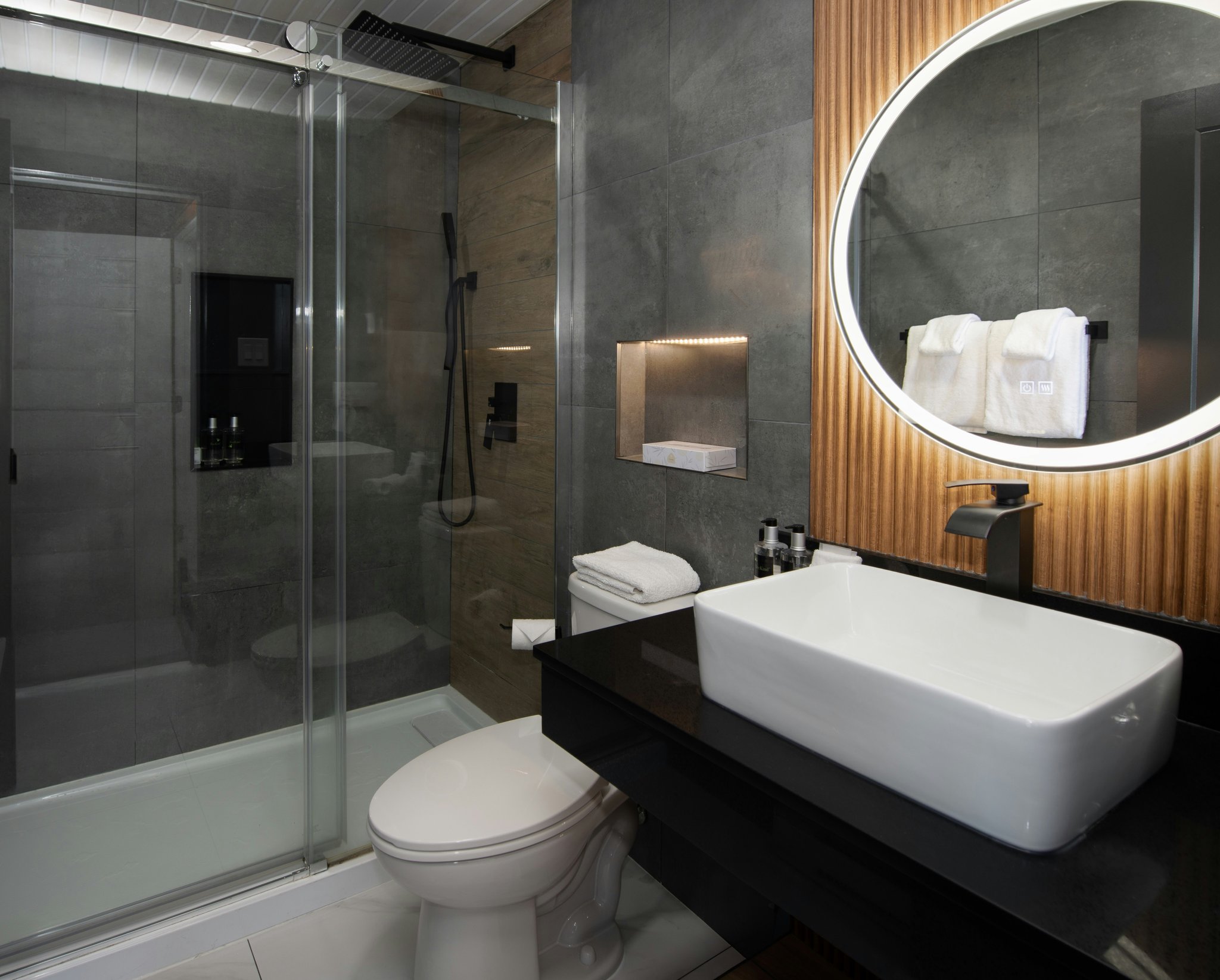3fdvdl83UiBVJN9E8RHMA_Cabin_Bathroom_S
