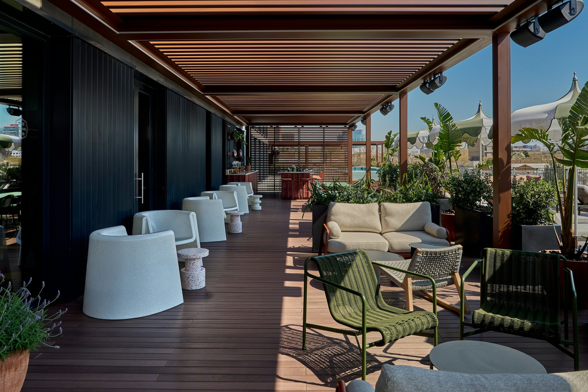 a7nTxsSg0yECTXuWnmZpQ_Barcelona_Interior_Terrace_3rd-floo_S