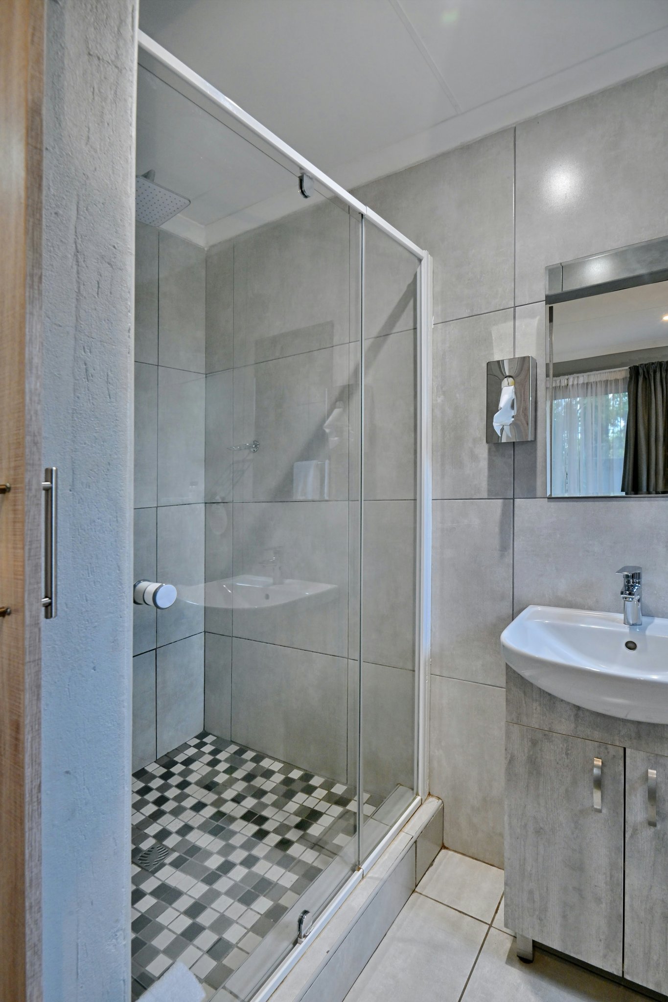 dUYx2TjYGkOmmNe1735U1Q_Room_401_Delux_(4)_S
