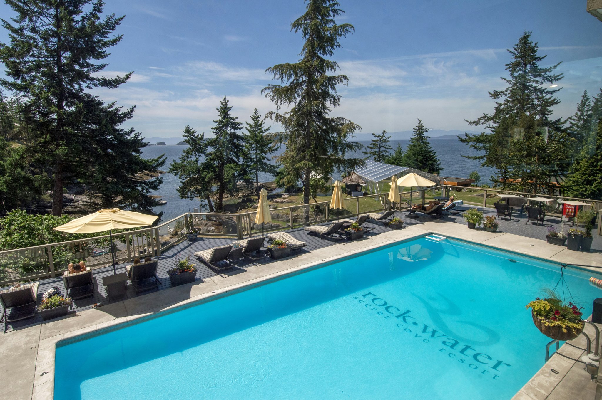 6TKGgdc6HEyAvZDHeVGIbg_Outdoor_Heated_Pool_S