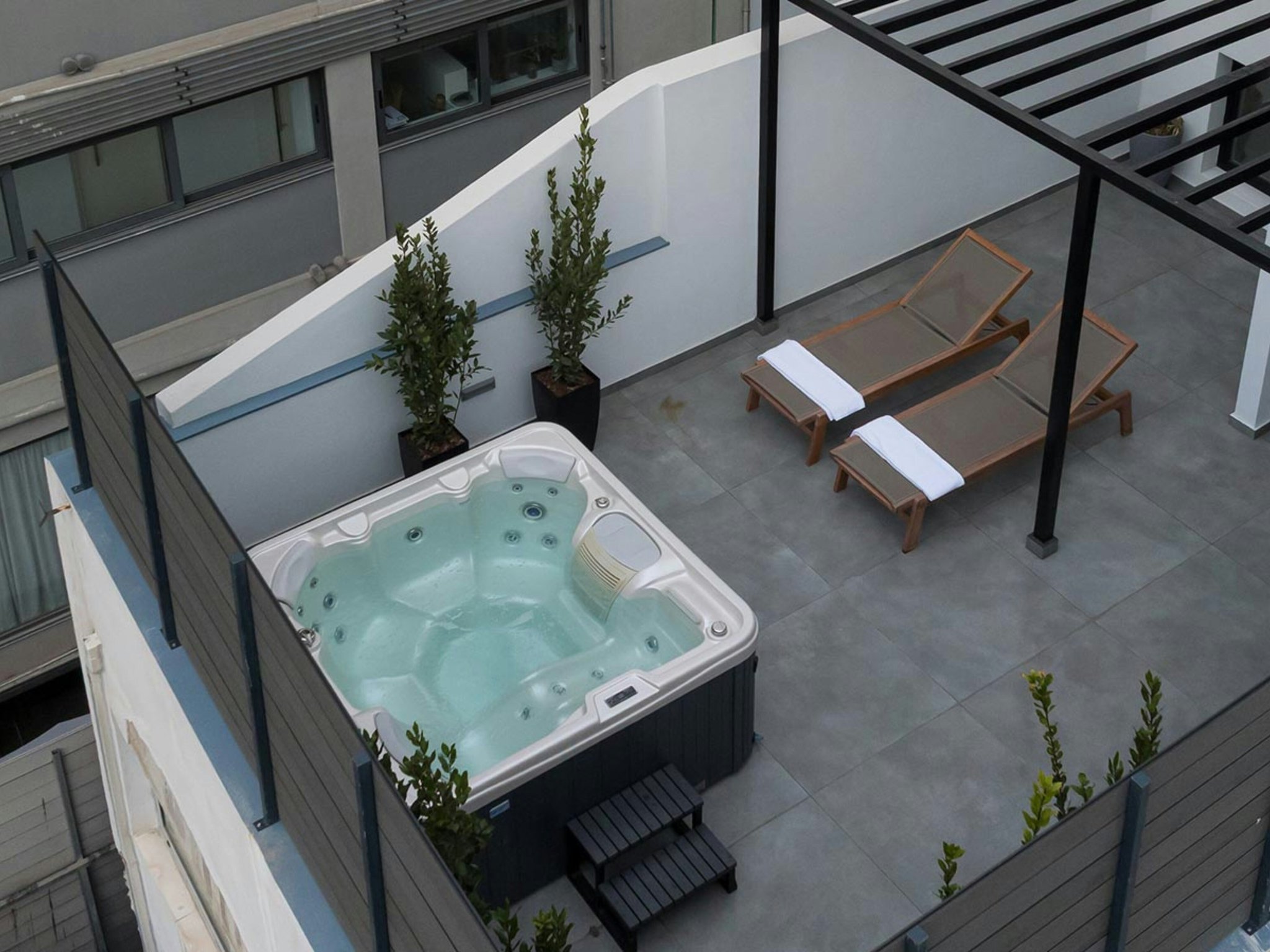ByBSiIcGlk5tAP8xH4KmQ_Outdoor_Jacuzzi_Suite_S
