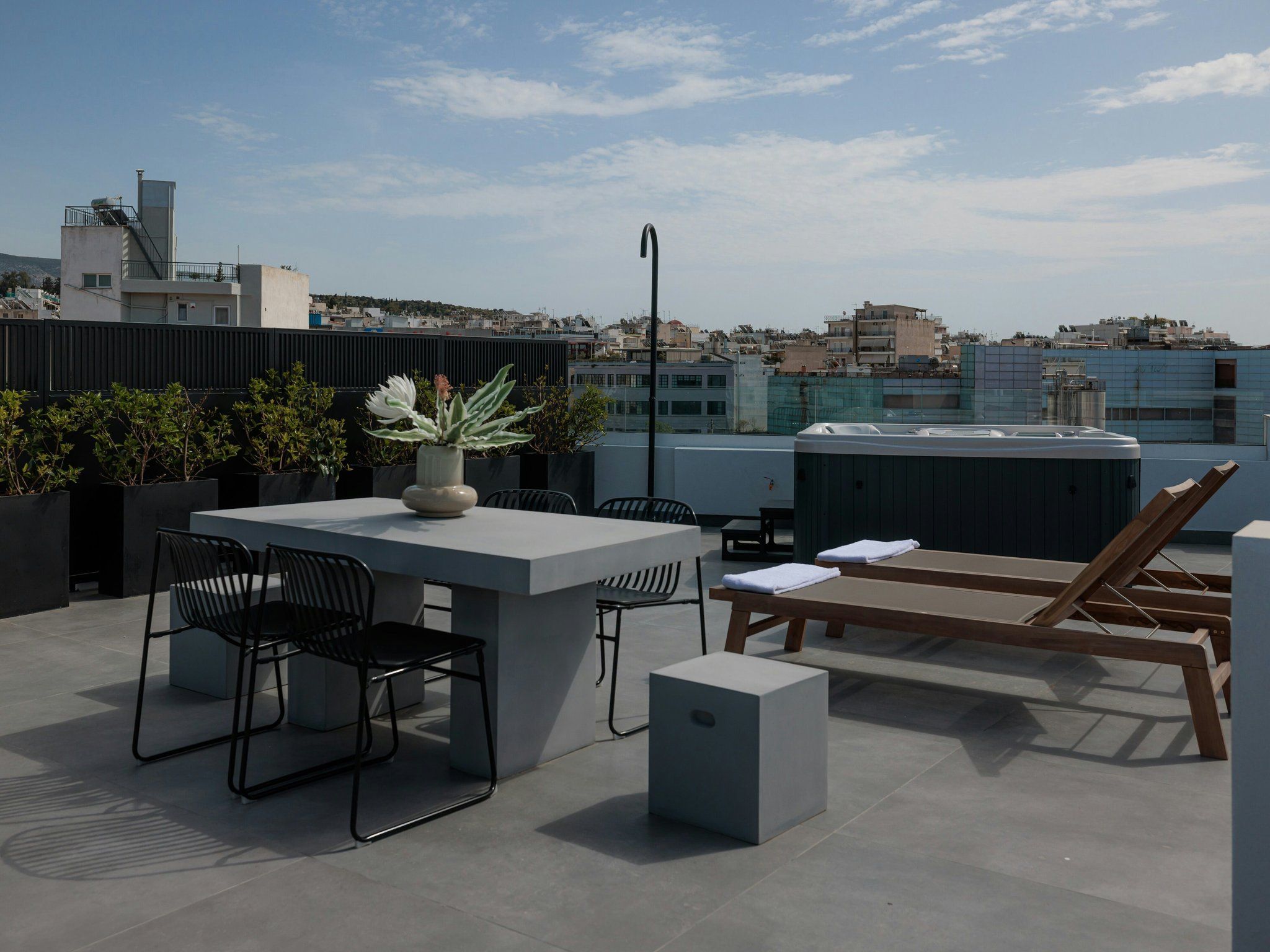 WHtLMntVSEqwZskz1BjOFA_Acropolis_Outdoor_Jacuzzi_Penthous_S