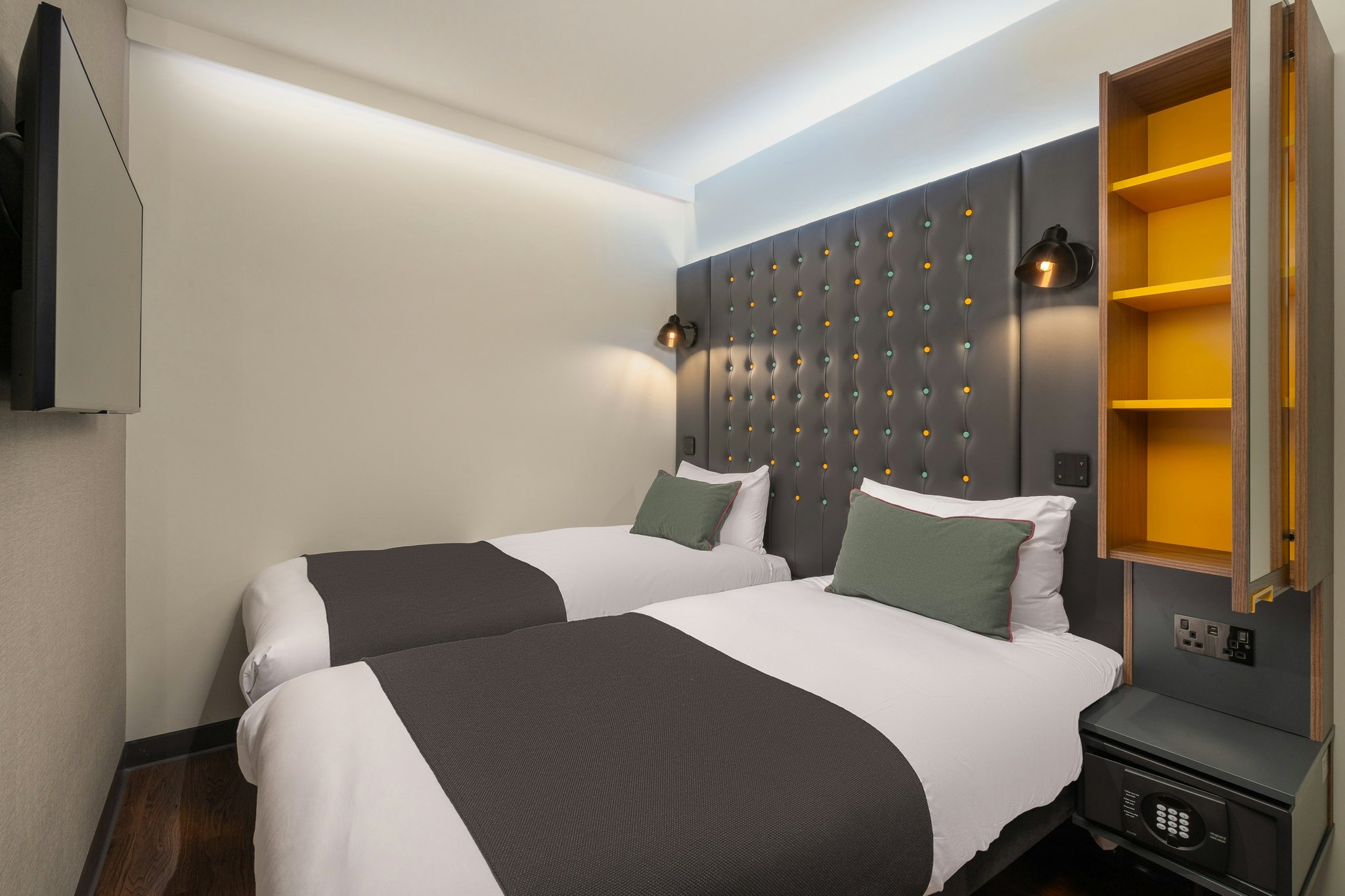 W9W5pz8HmUa9ppDn02ISMw_Cosy_Twin_without_window_Picture_n_S