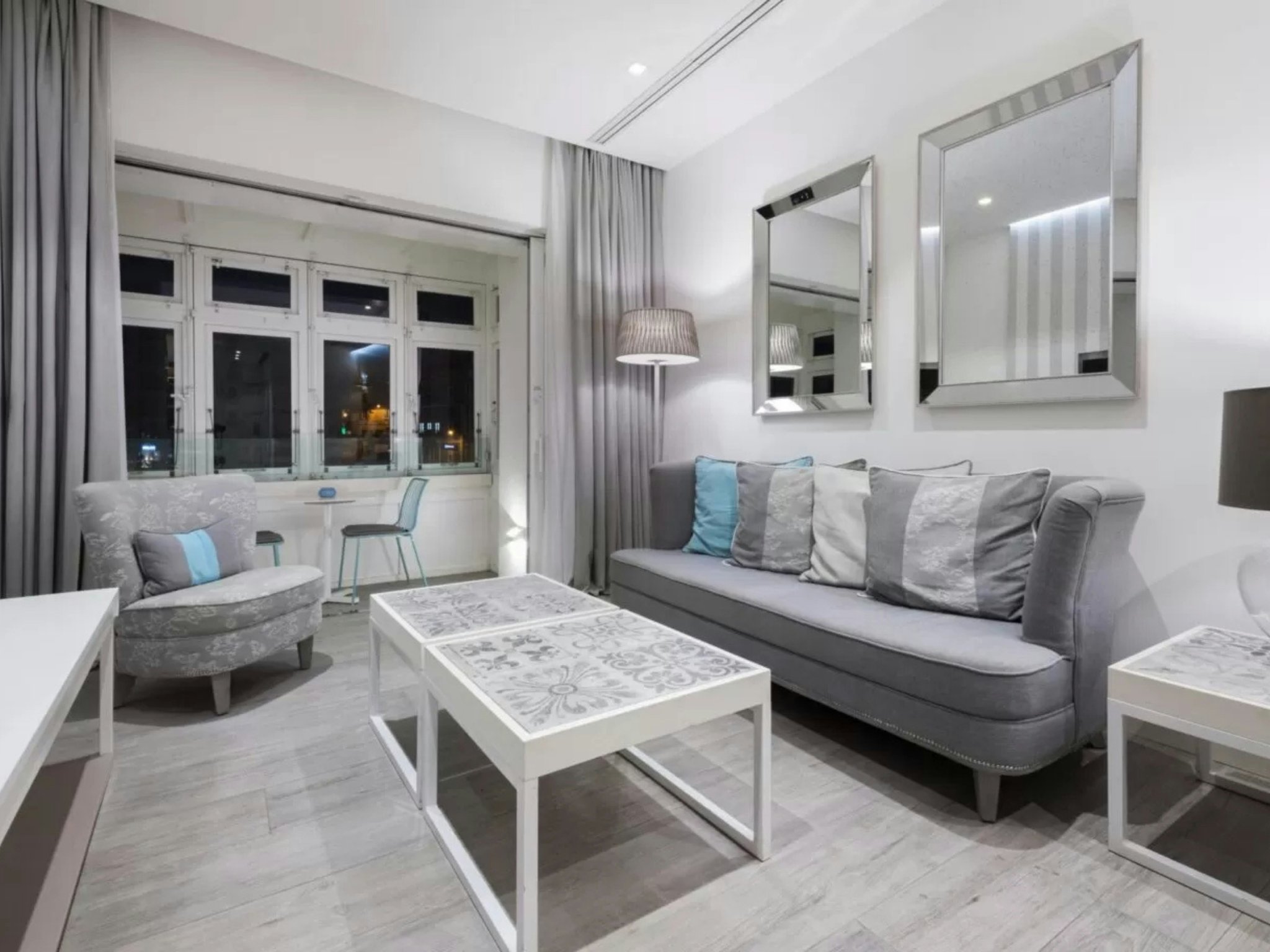lHvXMZCCs0SdfThnlRbFHg_Designer_Suites_Sea_View_(8)_S