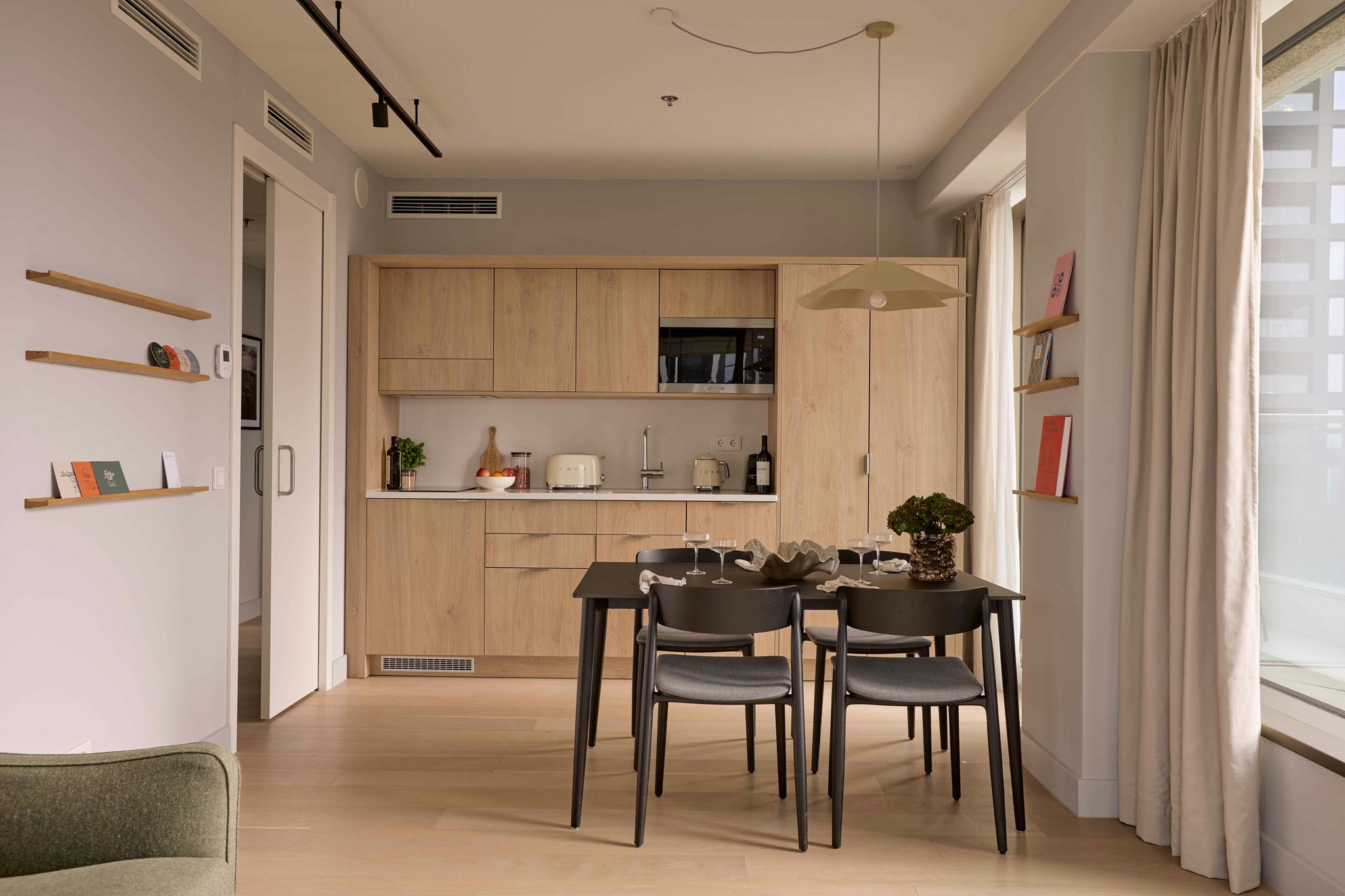CxsYcGe0b0moT1DK8lLEA_Kitchen_Dining_2_Bedroom_Sleeps_4_S