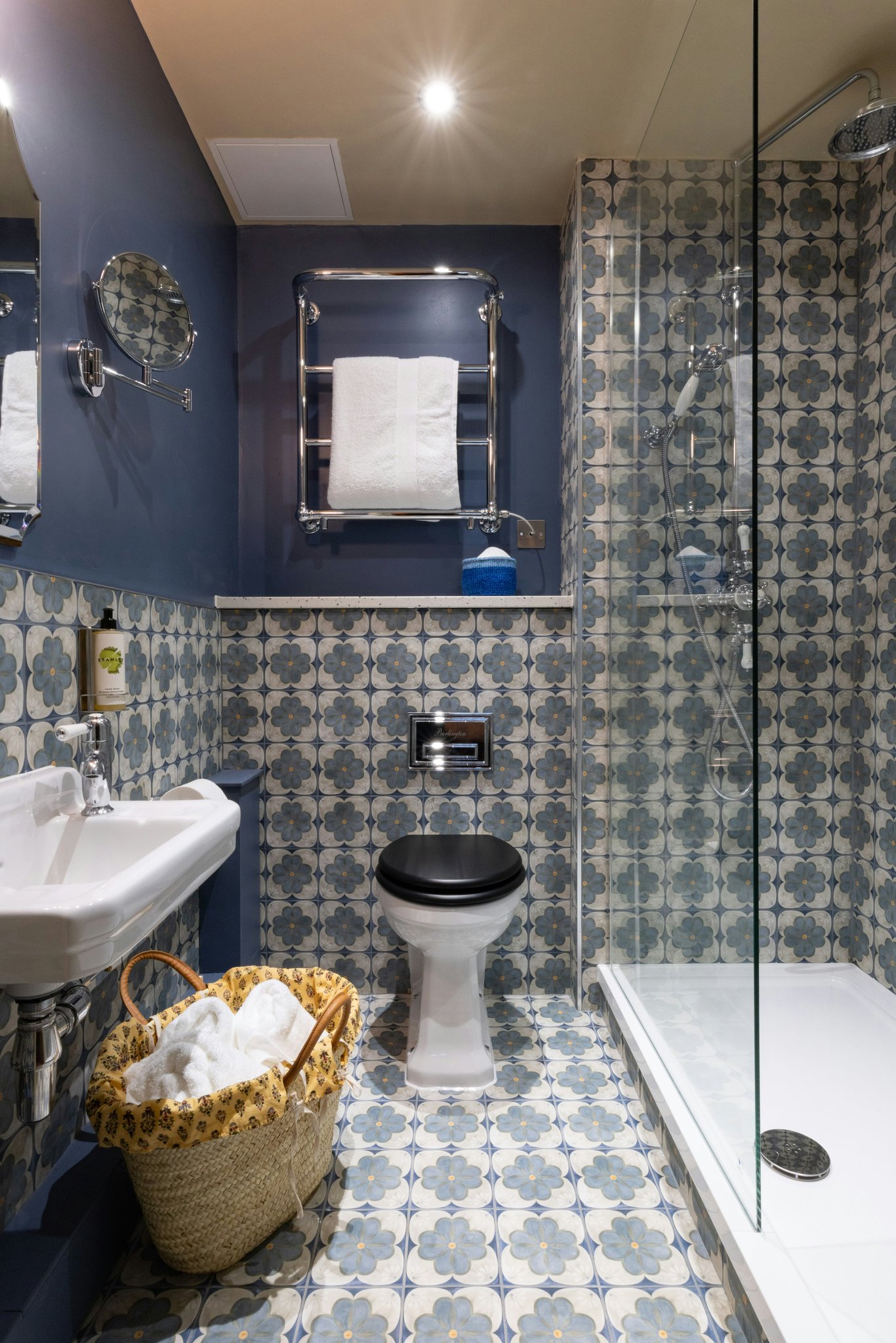 gxa67M0ie06YjMSGBJIaiA_Snug_Bathroom_S