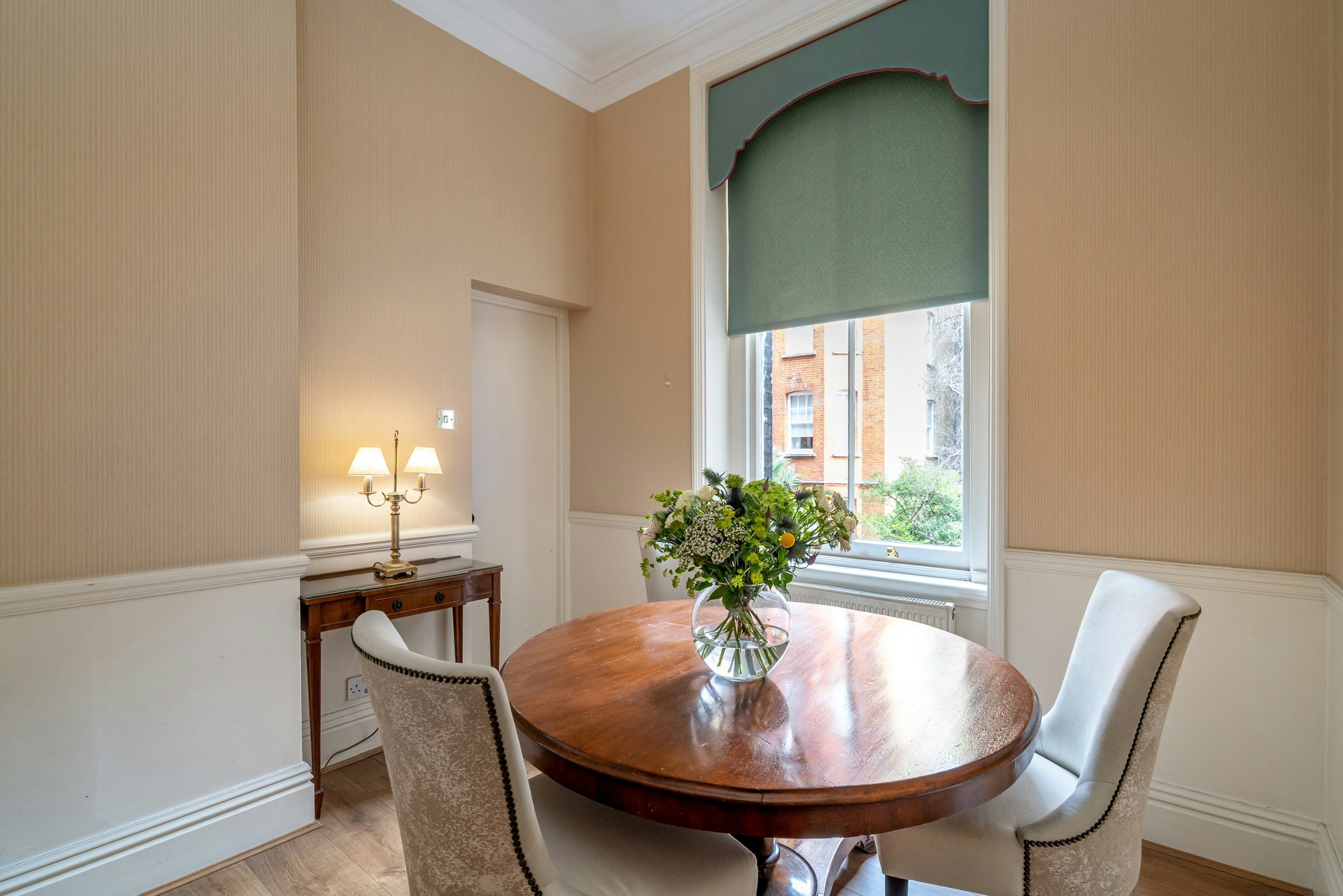 MG721trVJEq6D7XpOoH6EQ_Dining_room_1_(HD)_S