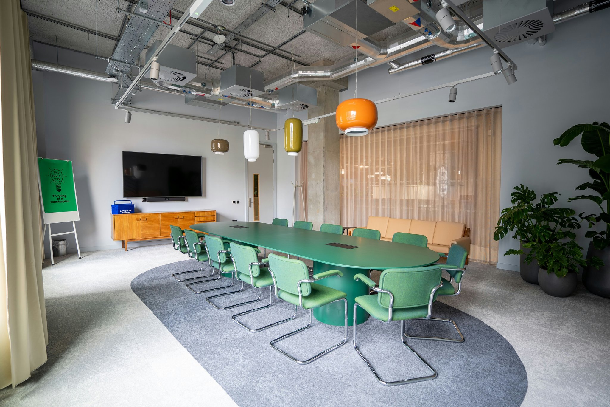 vsg1Yg5AkUqf0DN5zx9tKw_The_Social_Hub_Glasgow_Meeting_Roo_S