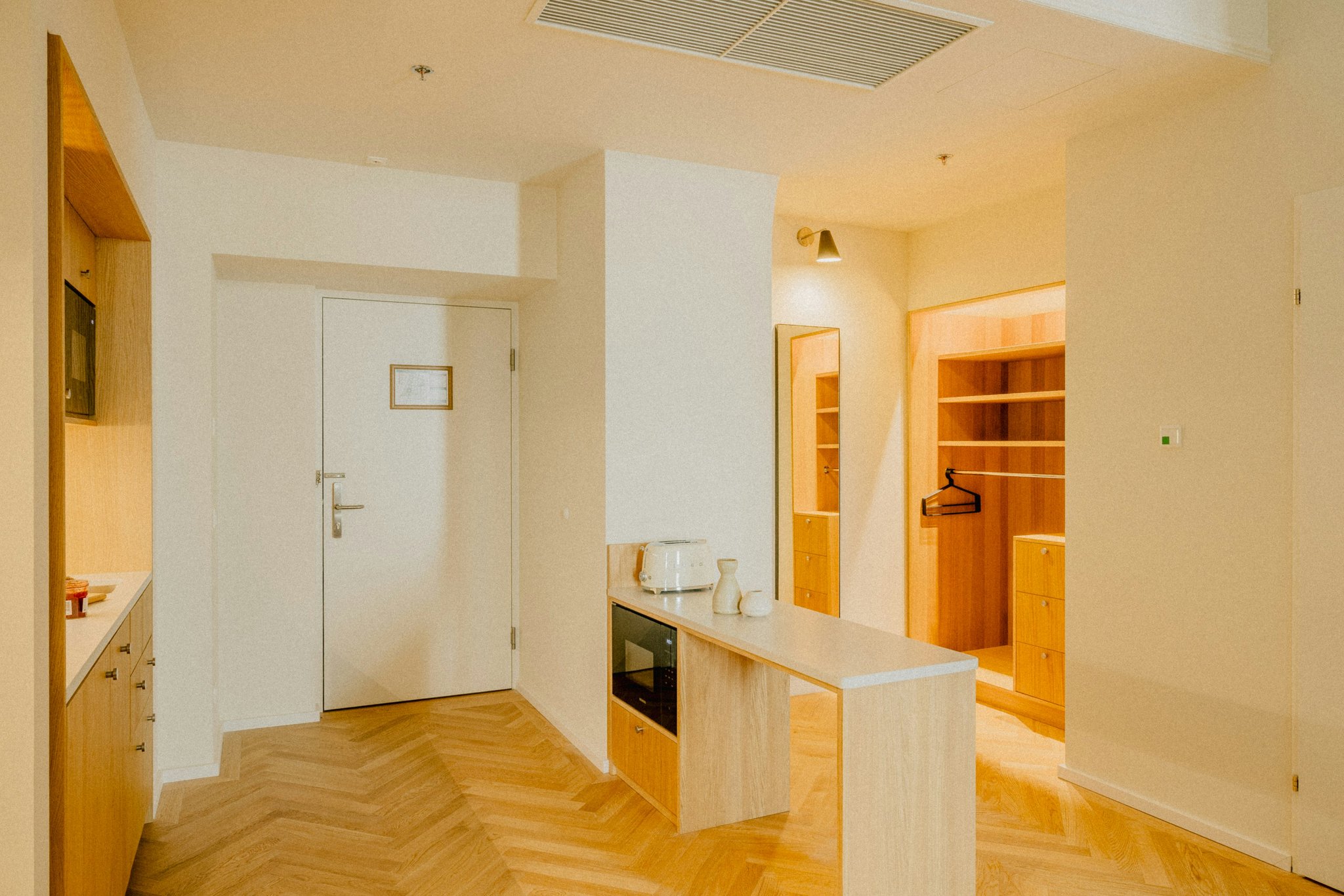 15whr2fgUuIIhSOxwrqkg_Vienna_Rooms-1703_S