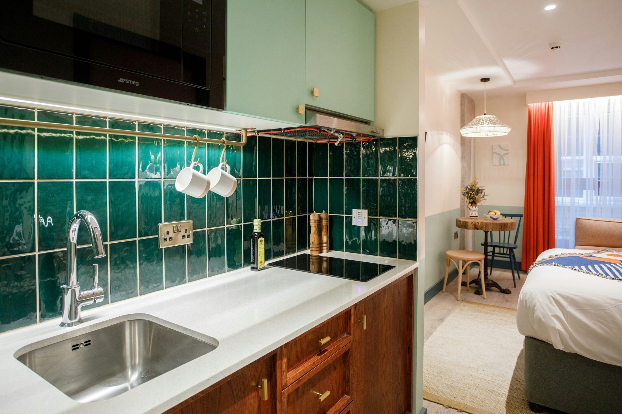 0rfU03KjNkWGF6QwPLVy9w_R2B_Studio_Kitchen_01_S