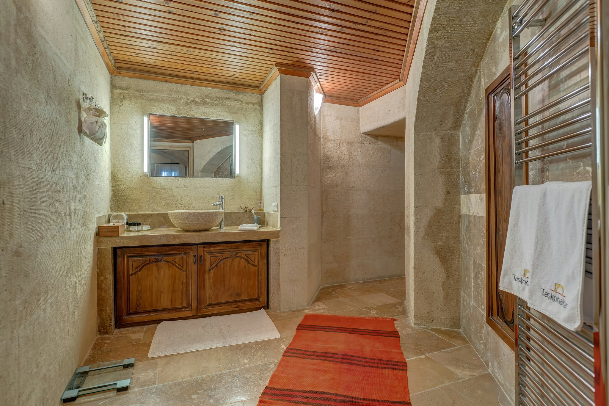 51LqhP8Ezk6xHIH0760b1A_Suite_with_Terrace_and_Fireplace-1_S