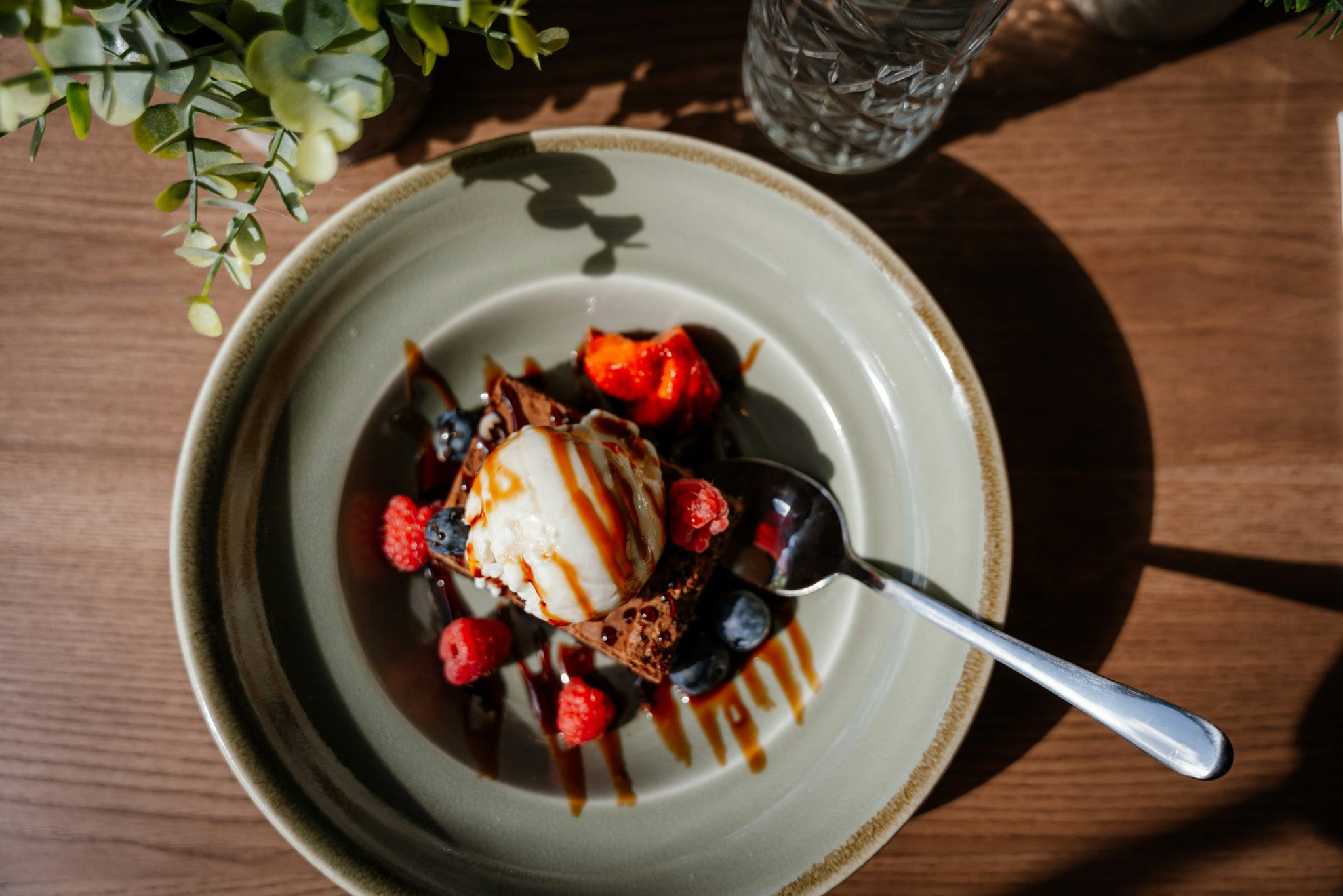 24I9AF1WF0CBbkGZ3wrTMA_The_Lakes_Bar_and_Kitchen_(10)_S