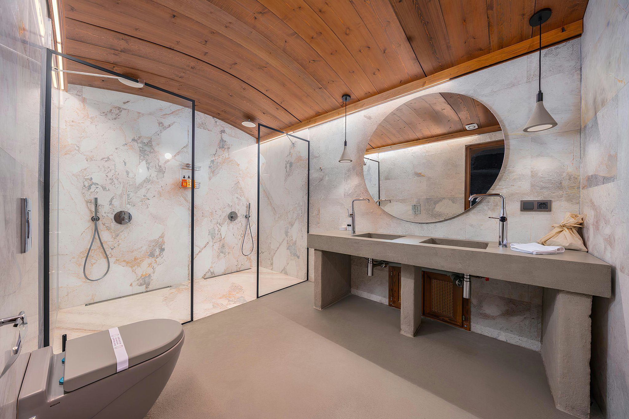 KI5uoZuTLUiOmb2642T0SA_Design_Cave_Suite_(1)_S