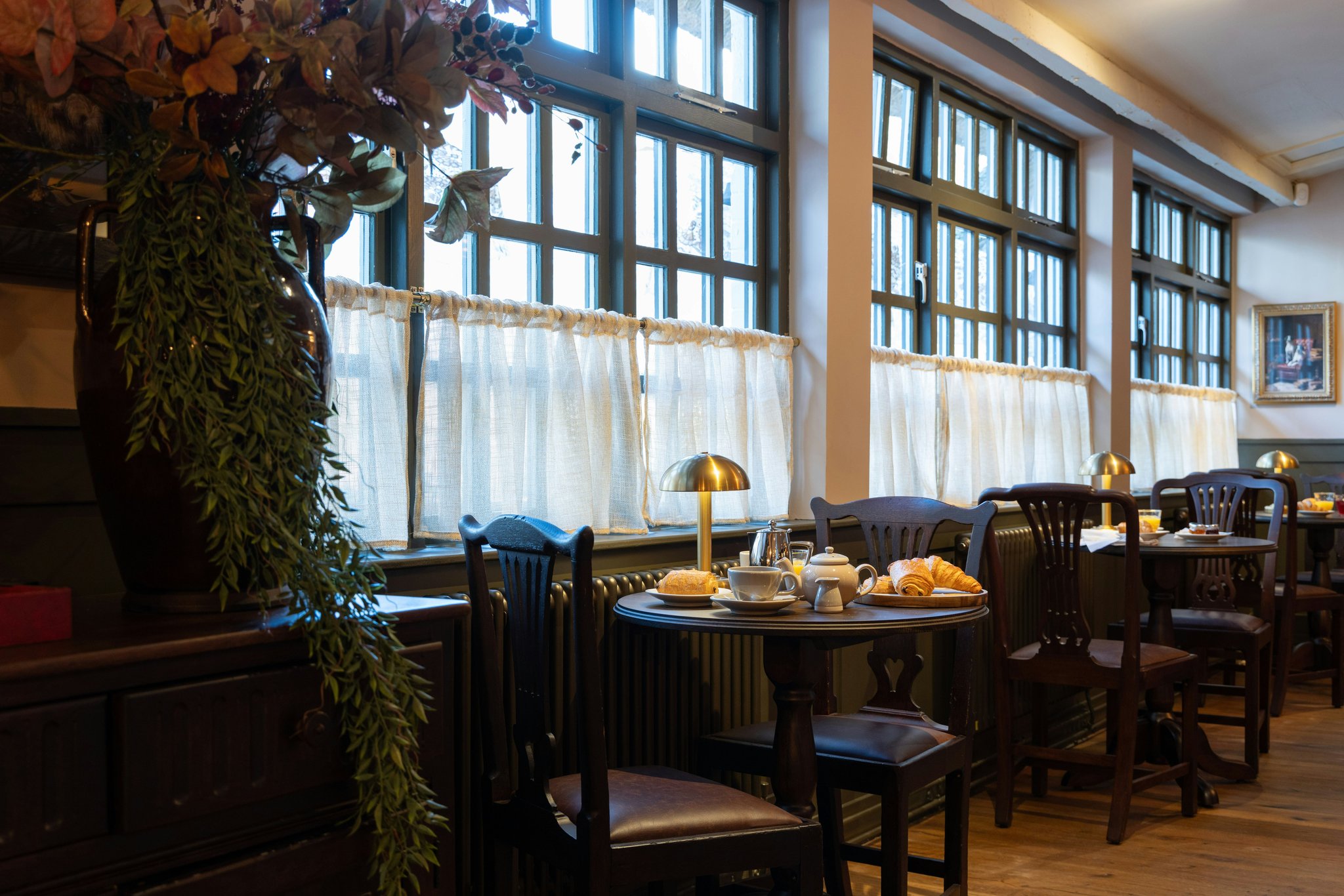 RRxaDF2izkmSGezio9jNhA_Bar_-_Resturant_(6)_S