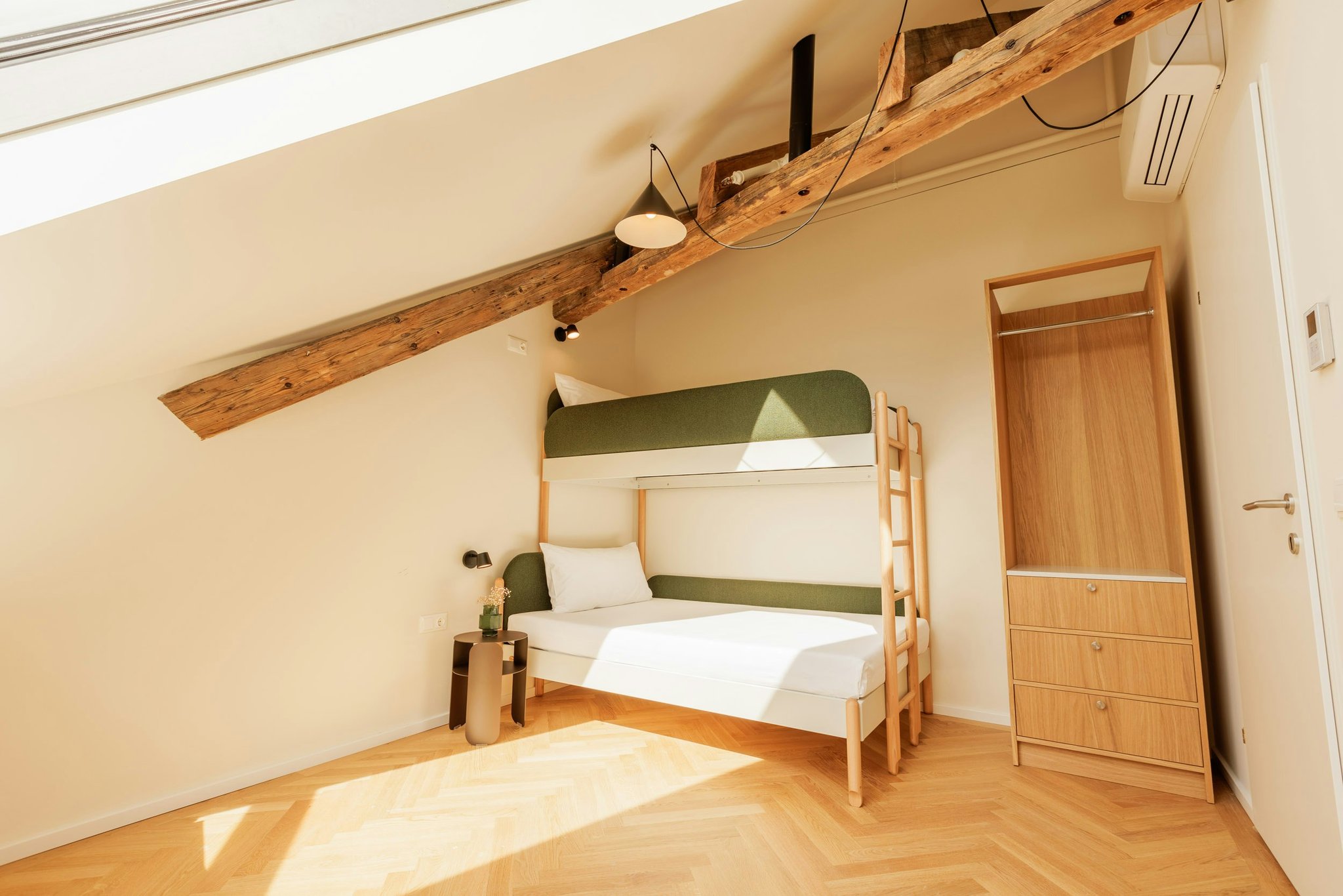 7l0UntTeEaj1k8fOoXeA_Wilde_Vienna_Two_Bed_Bunk-15_S