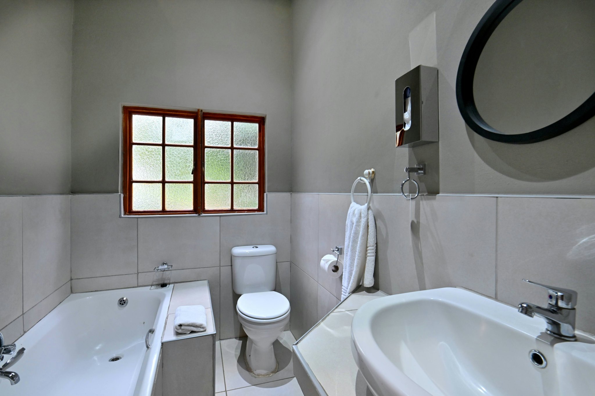 M1wUAE7QA0empK6ssH1jMw_Standard_Room-03_S