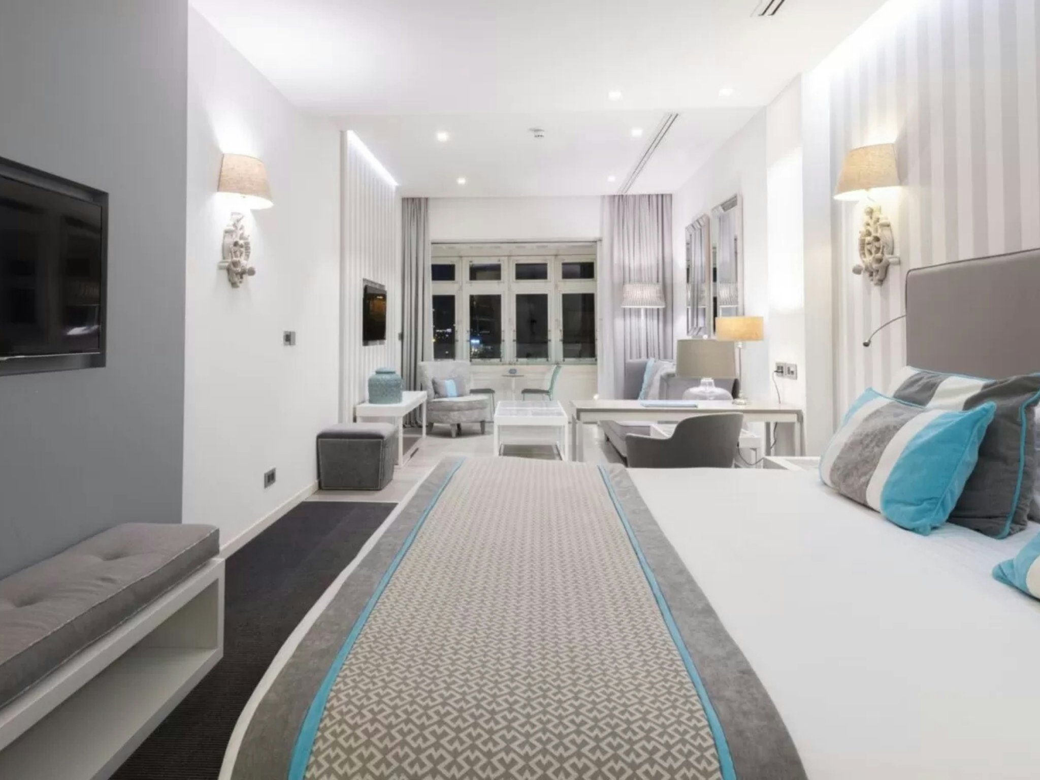 Rl0MhBGcTkaYdsN3QN1V6A_Designer_Suites_Sea_View_(7)_S