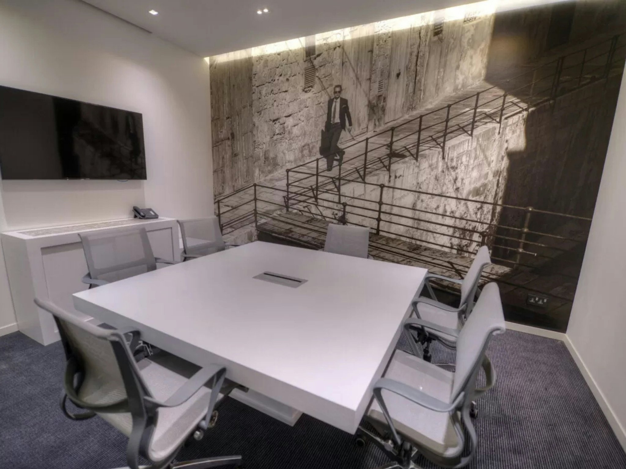 j41ScMXtv0O9ZE9hBNcgmQ_Meeting_Room_(2)_S