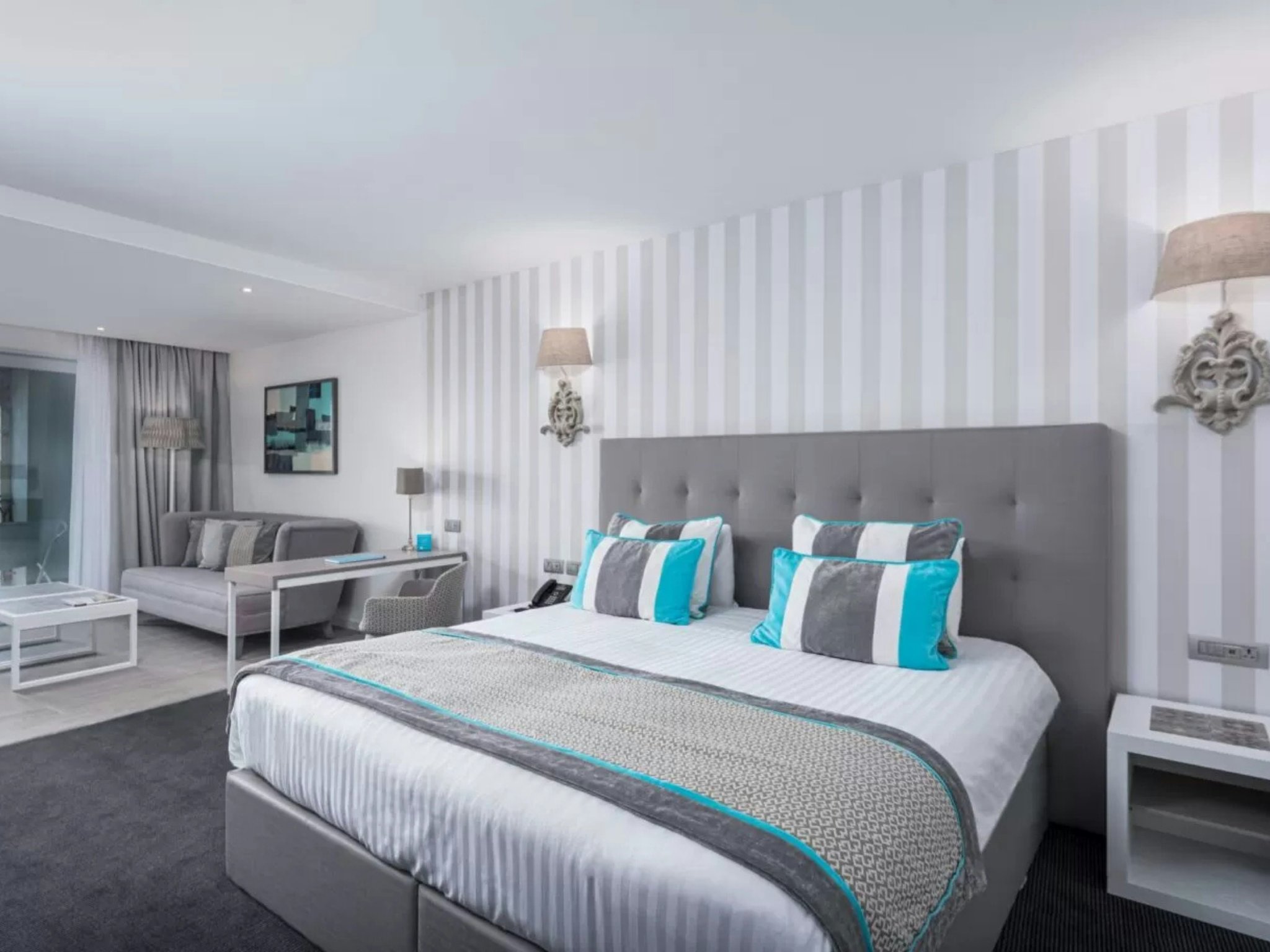 d37PBUl2wEajhMHmSvQOA_Designer_Suites_Sea_View_(2)_S