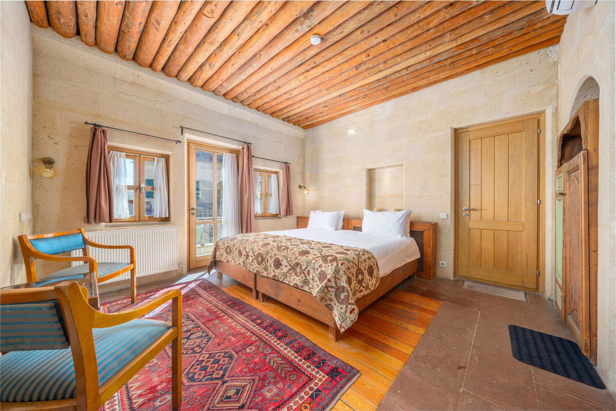 qyqw0LNELEmvAAfGLamUMw_Deluxe_Room_with_balcony_9_S