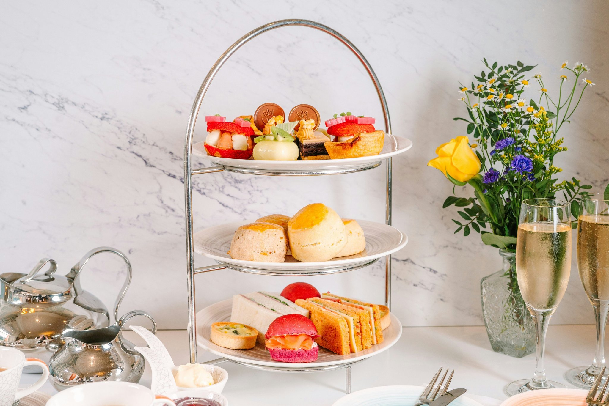 6WEfrXxKbUWaqho7M7taw_vb5117193_Afternoon_Tea_at_Lainston_S