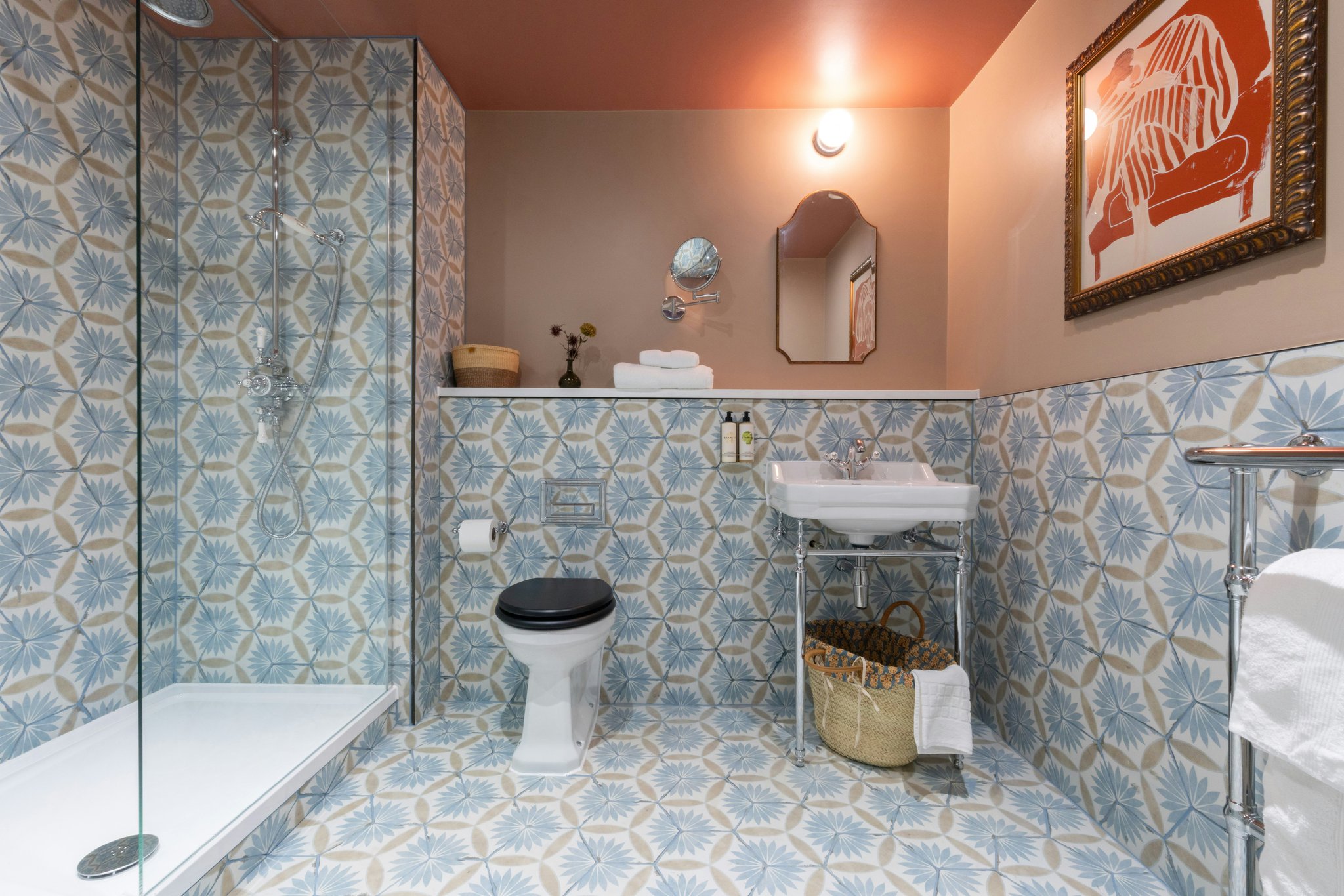 DiCf4g1UioEmViNmdwMw_Luxe_Bathroom_(5)_S