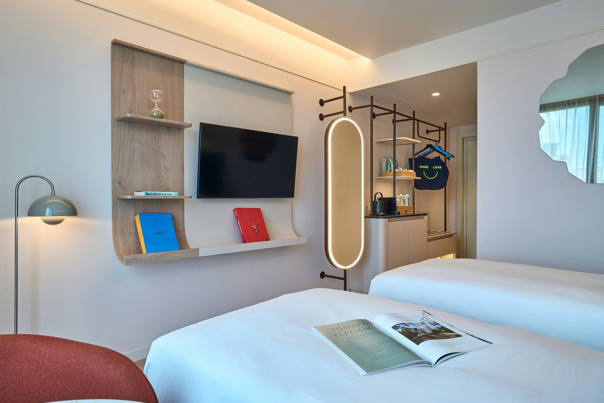 dFXy0L0b00mo6kSV6vkq3w_Barcelona_Interior_Brand-Layer-Sig_S