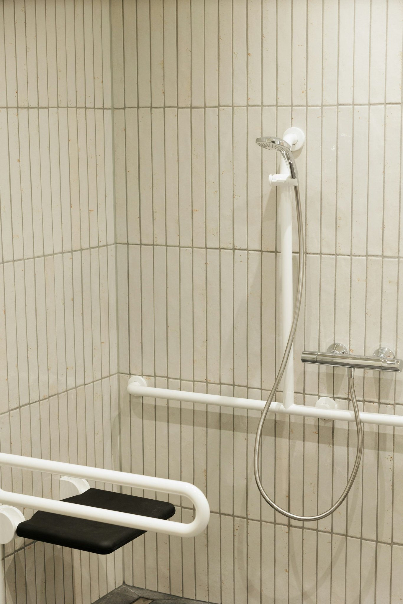 BKSb0UVS8Uuf5t5o2zyPw_Wilde_Vienna_Bathrooms-0106_S